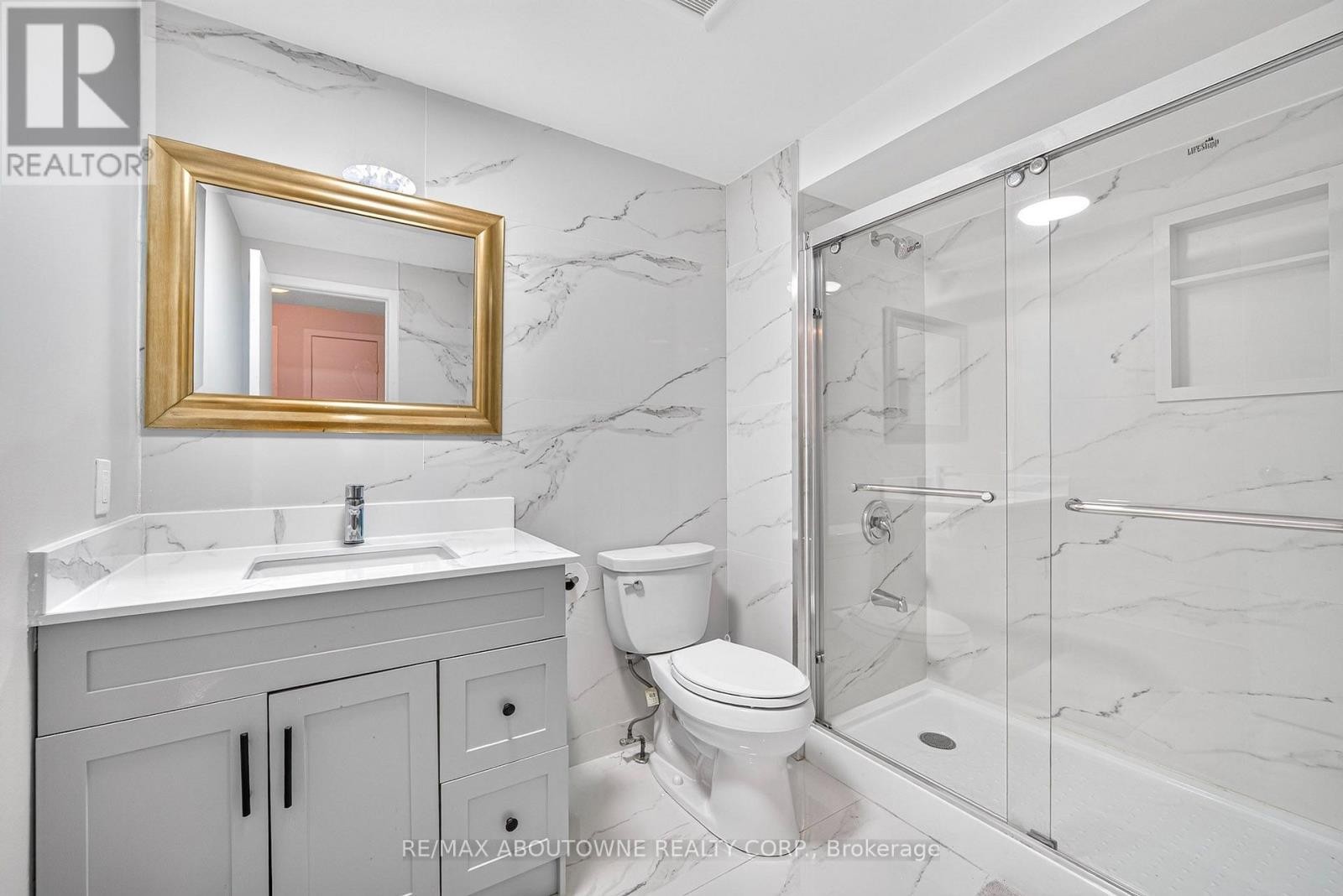 












668 GREYCEDAR CRESCENT

,
Mississauga (Rathwood),




Ontario
L4W3J7

