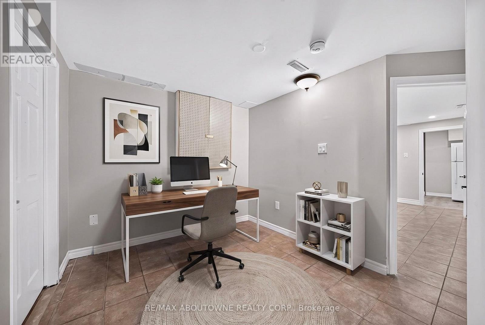 












668 GREYCEDAR CRESCENT

,
Mississauga (Rathwood),




Ontario
L4W3J7

