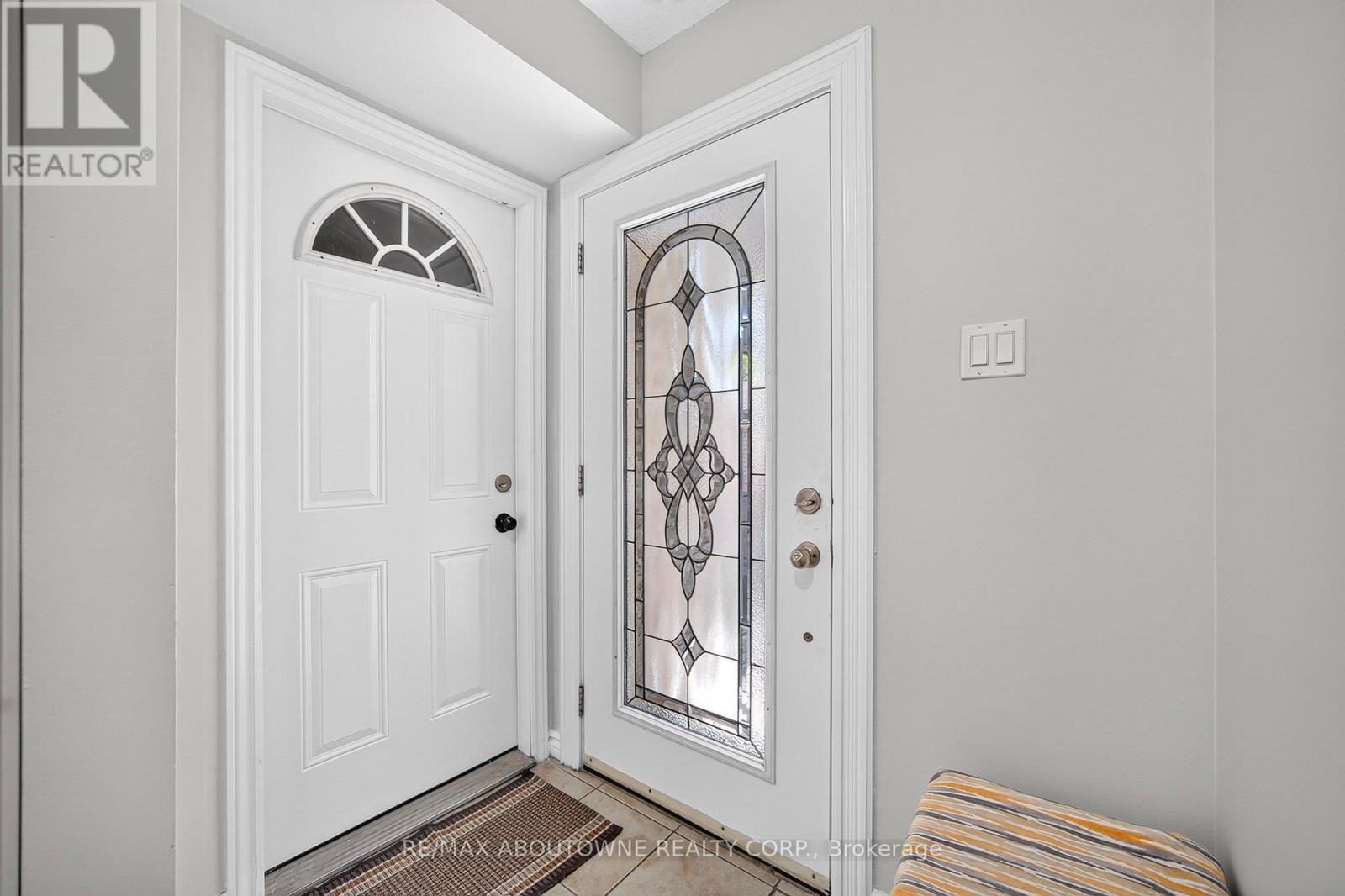 












668 GREYCEDAR CRESCENT

,
Mississauga (Rathwood),




Ontario
L4W3J7

