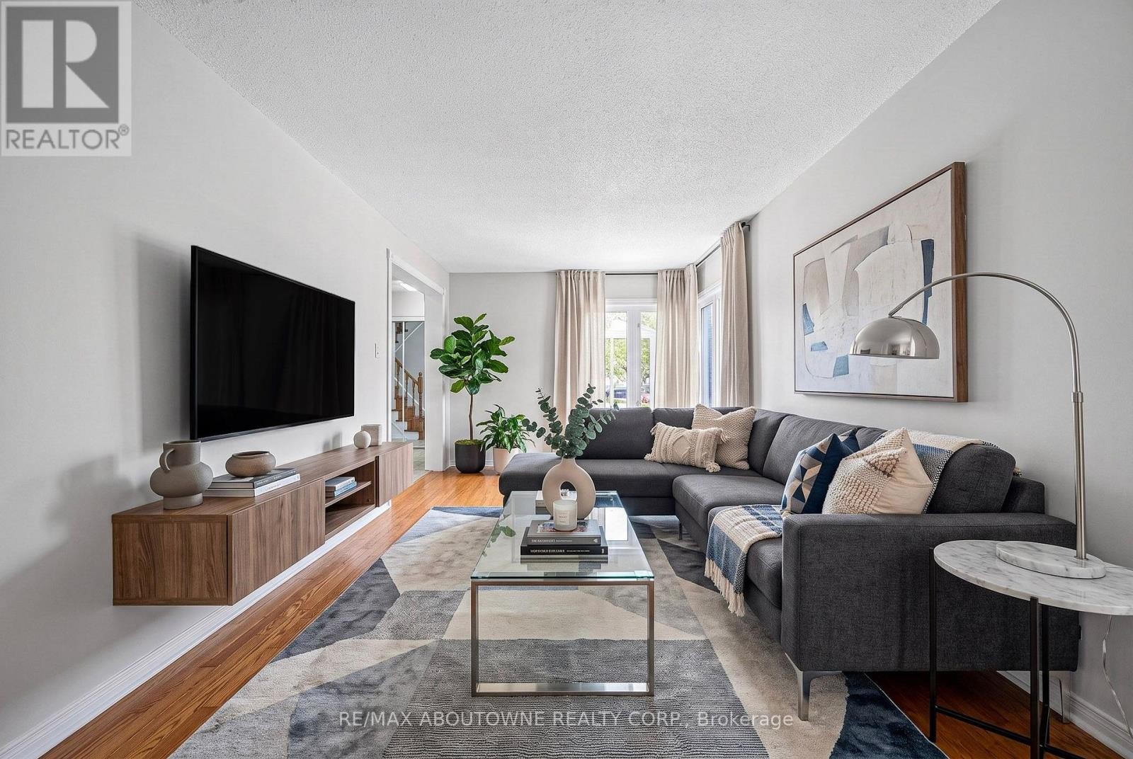 












668 GREYCEDAR CRESCENT

,
Mississauga (Rathwood),




Ontario
L4W3J7

