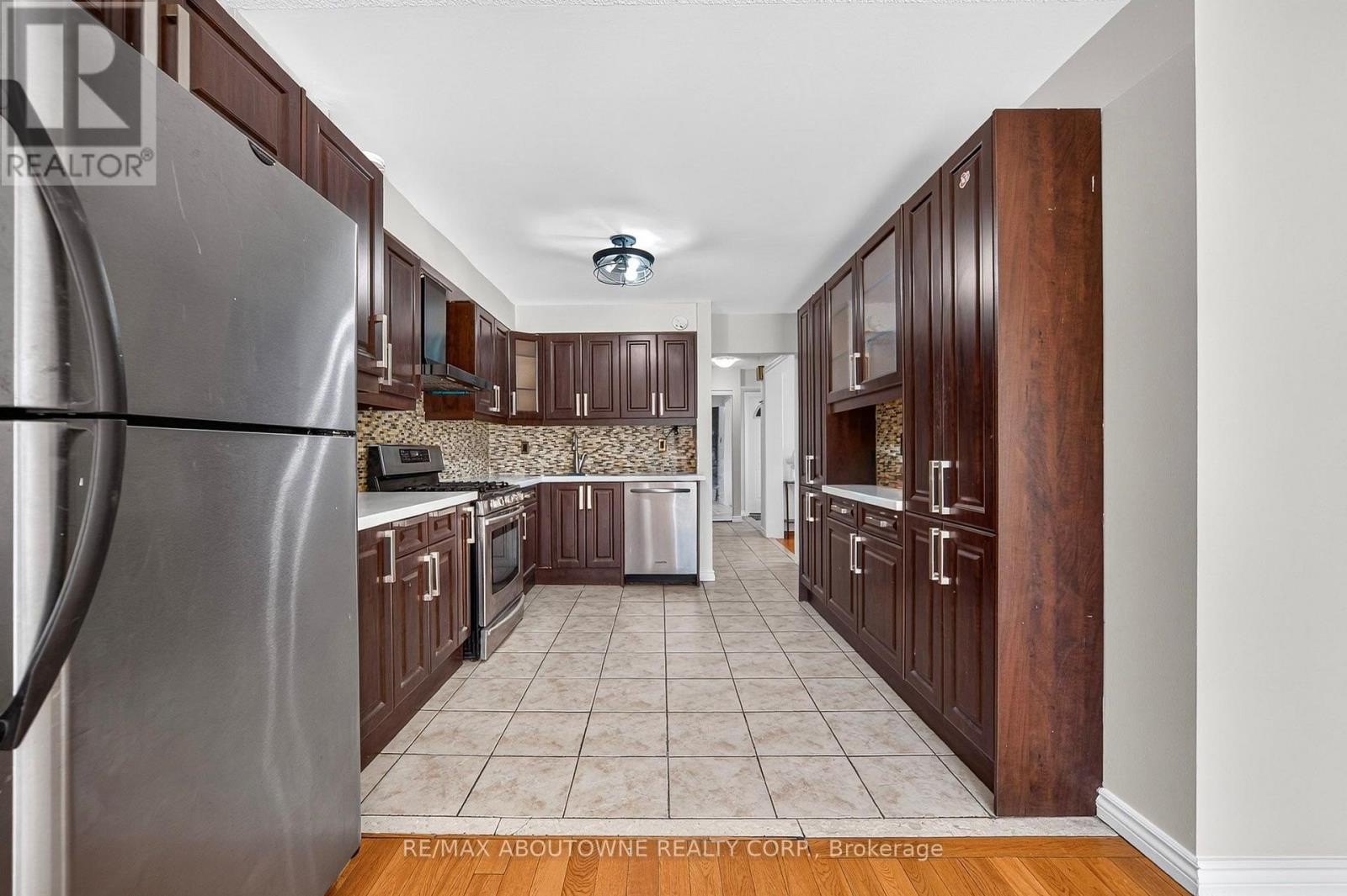 












668 GREYCEDAR CRESCENT

,
Mississauga (Rathwood),




Ontario
L4W3J7

