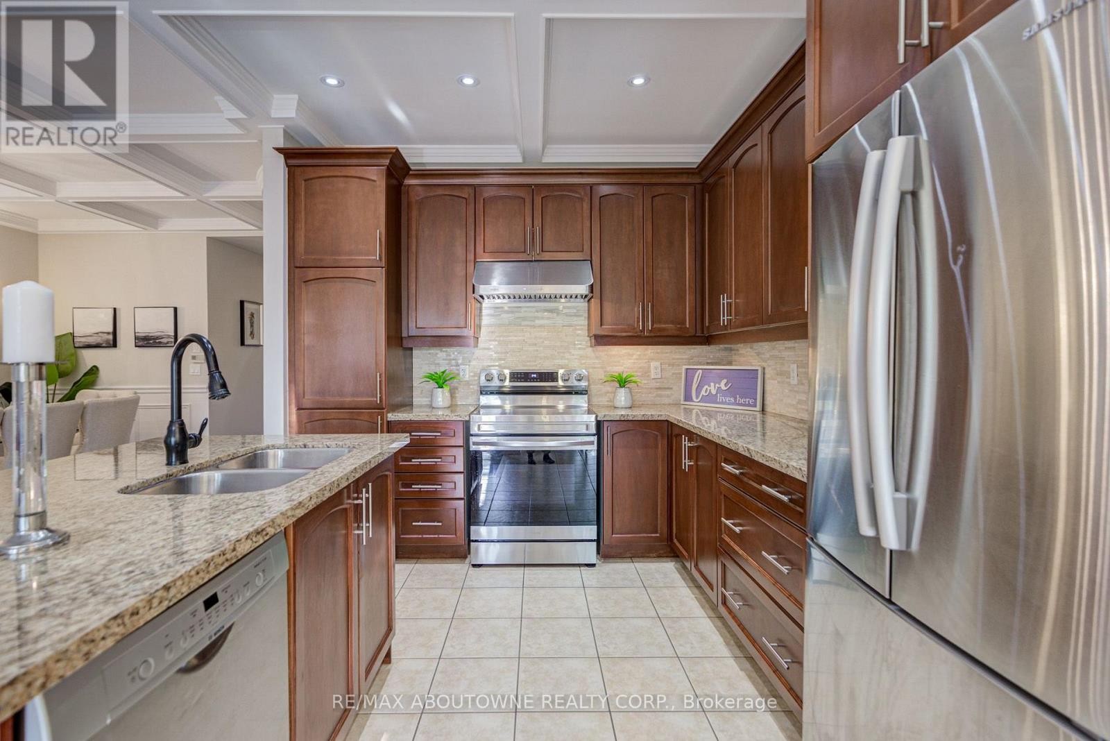 












4228 FULLER CRESCENT

,
Burlington (Alton),




Ontario
L7M0M4

