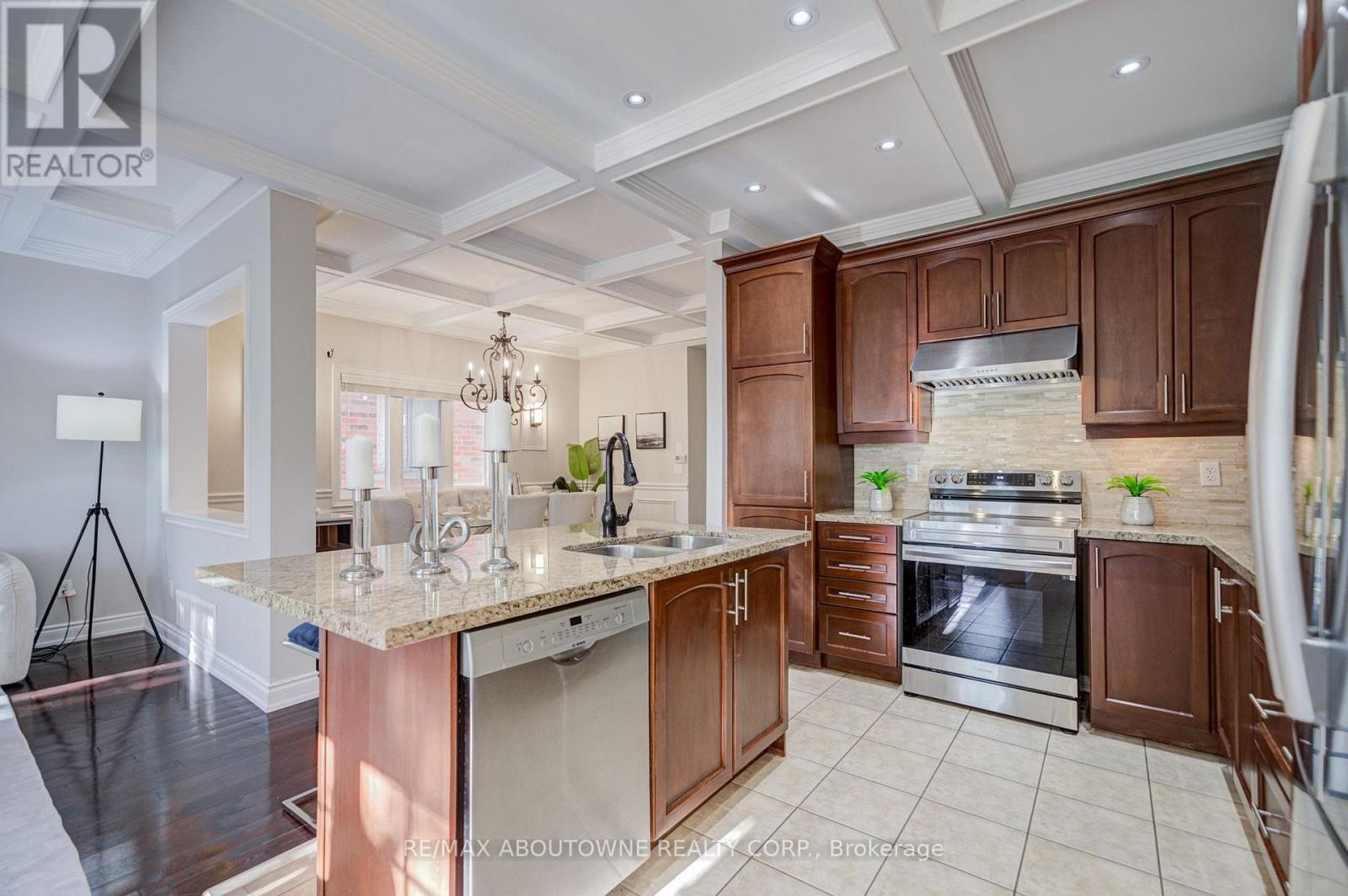 












4228 FULLER CRESCENT

,
Burlington (Alton),




Ontario
L7M0M4


