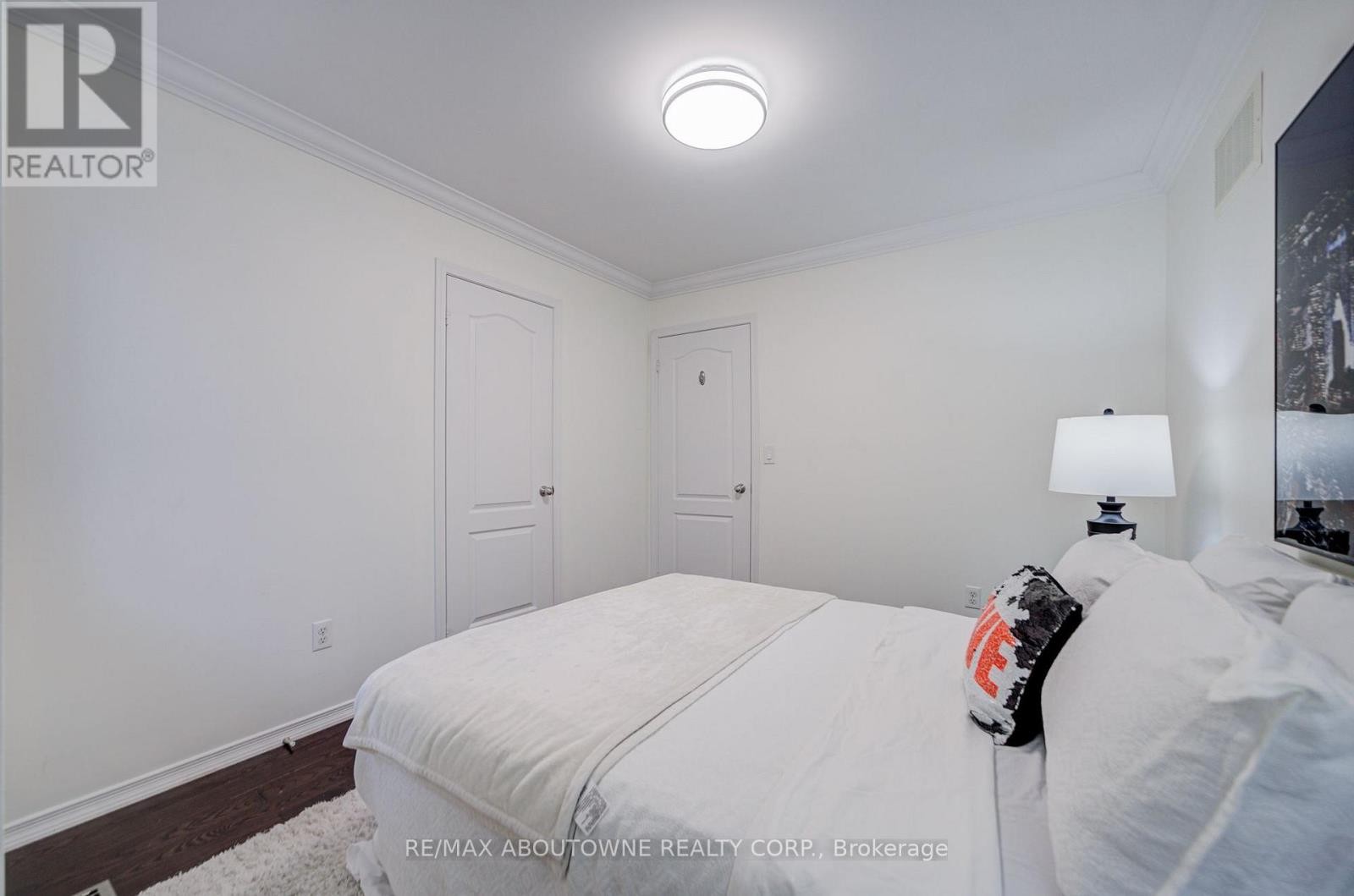 












4228 FULLER CRESCENT

,
Burlington (Alton),




Ontario
L7M0M4

