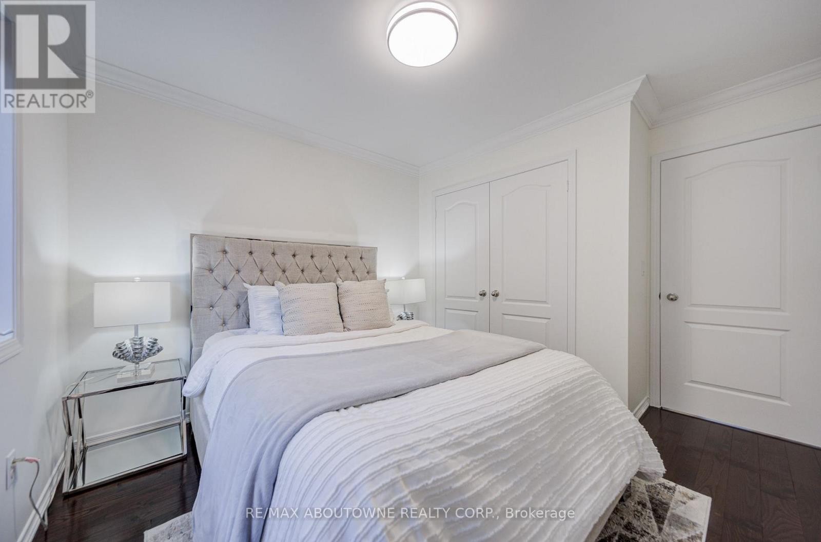 












4228 FULLER CRESCENT

,
Burlington (Alton),




Ontario
L7M0M4

