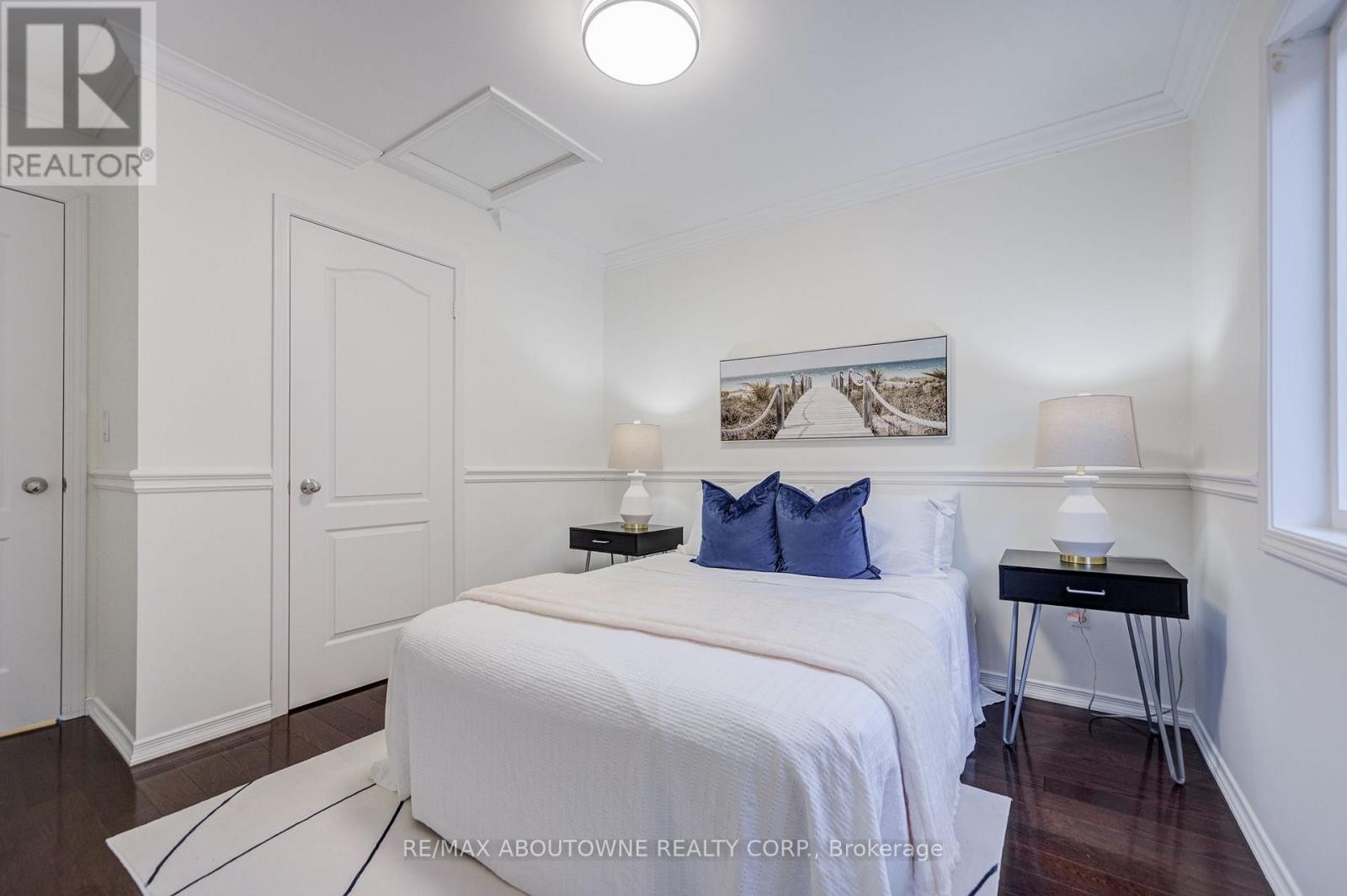 












4228 FULLER CRESCENT

,
Burlington (Alton),




Ontario
L7M0M4

