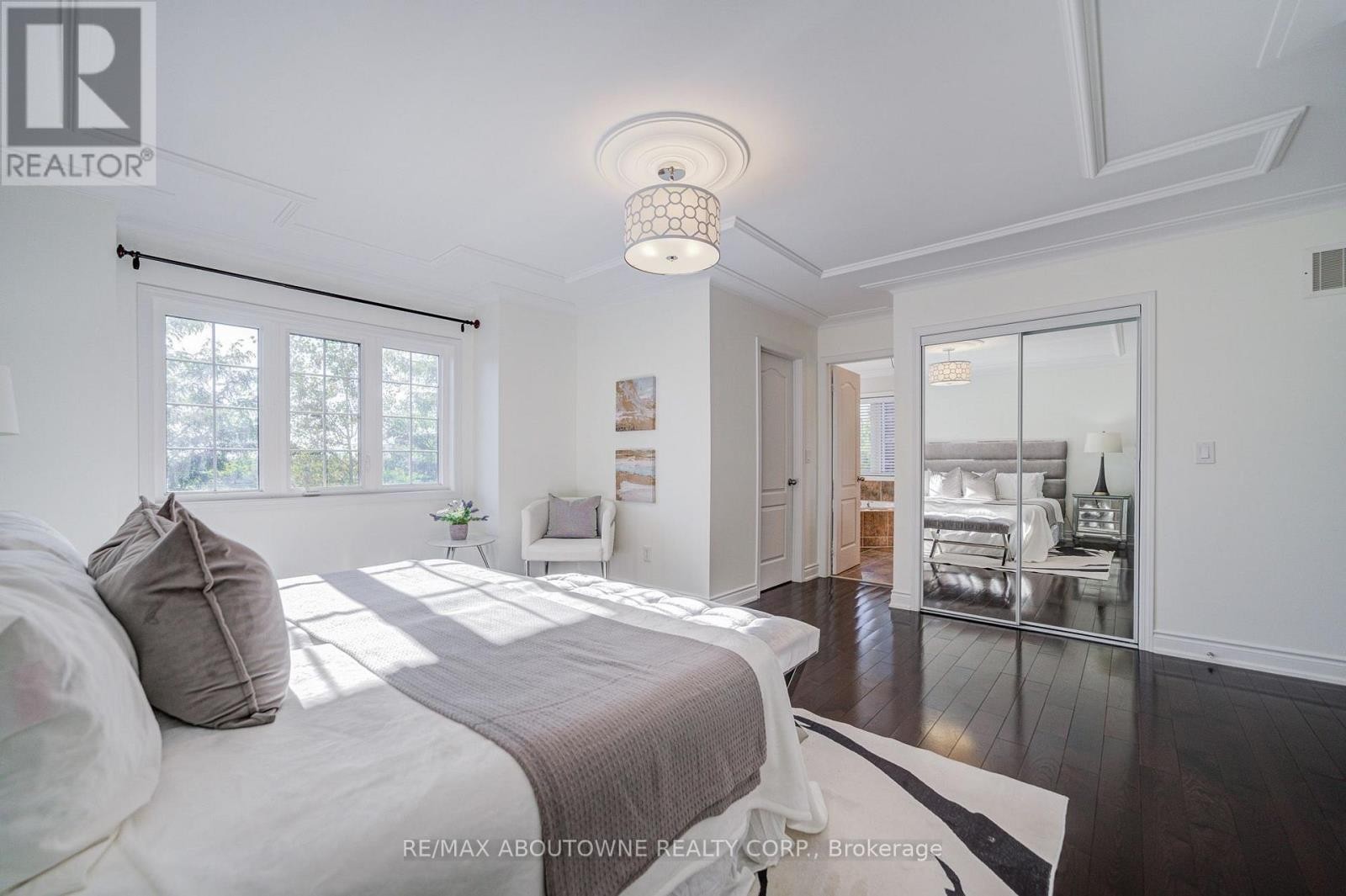












4228 FULLER CRESCENT

,
Burlington (Alton),




Ontario
L7M0M4

