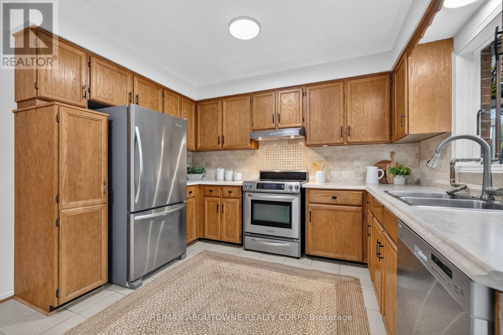 












1191 CARLO COURT

,
Mississauga (Rathwood),




Ontario
L4W3N6

