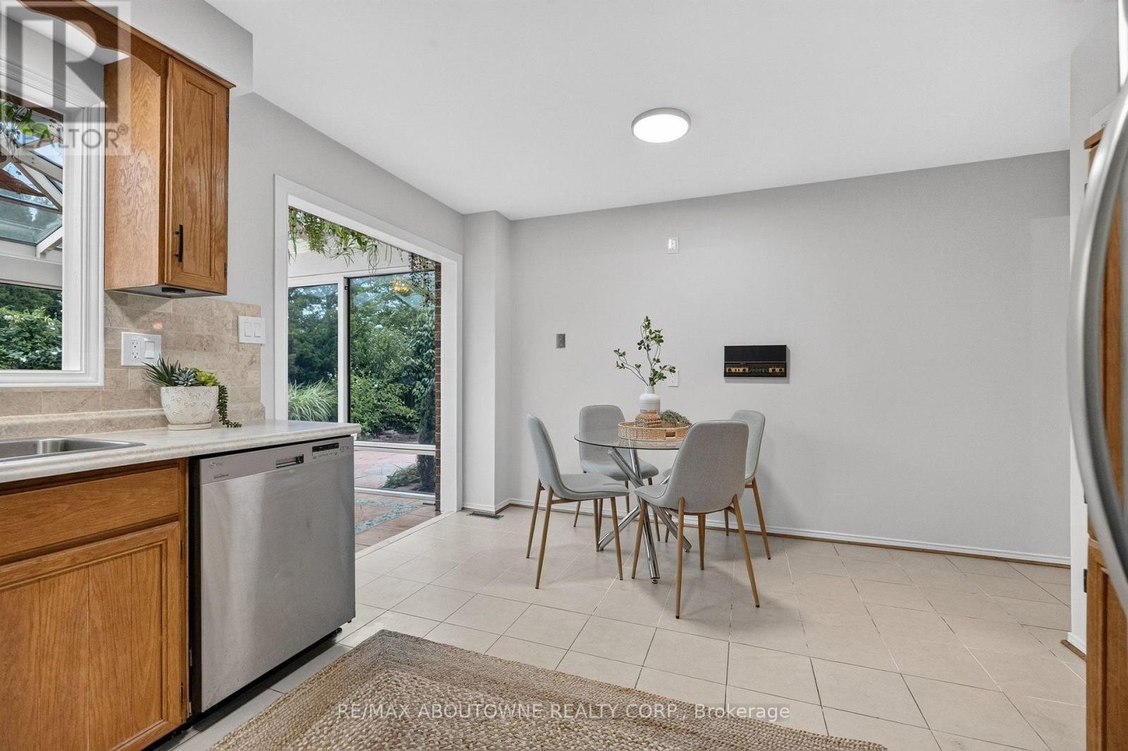 












1191 CARLO COURT

,
Mississauga (Rathwood),




Ontario
L4W3N6

