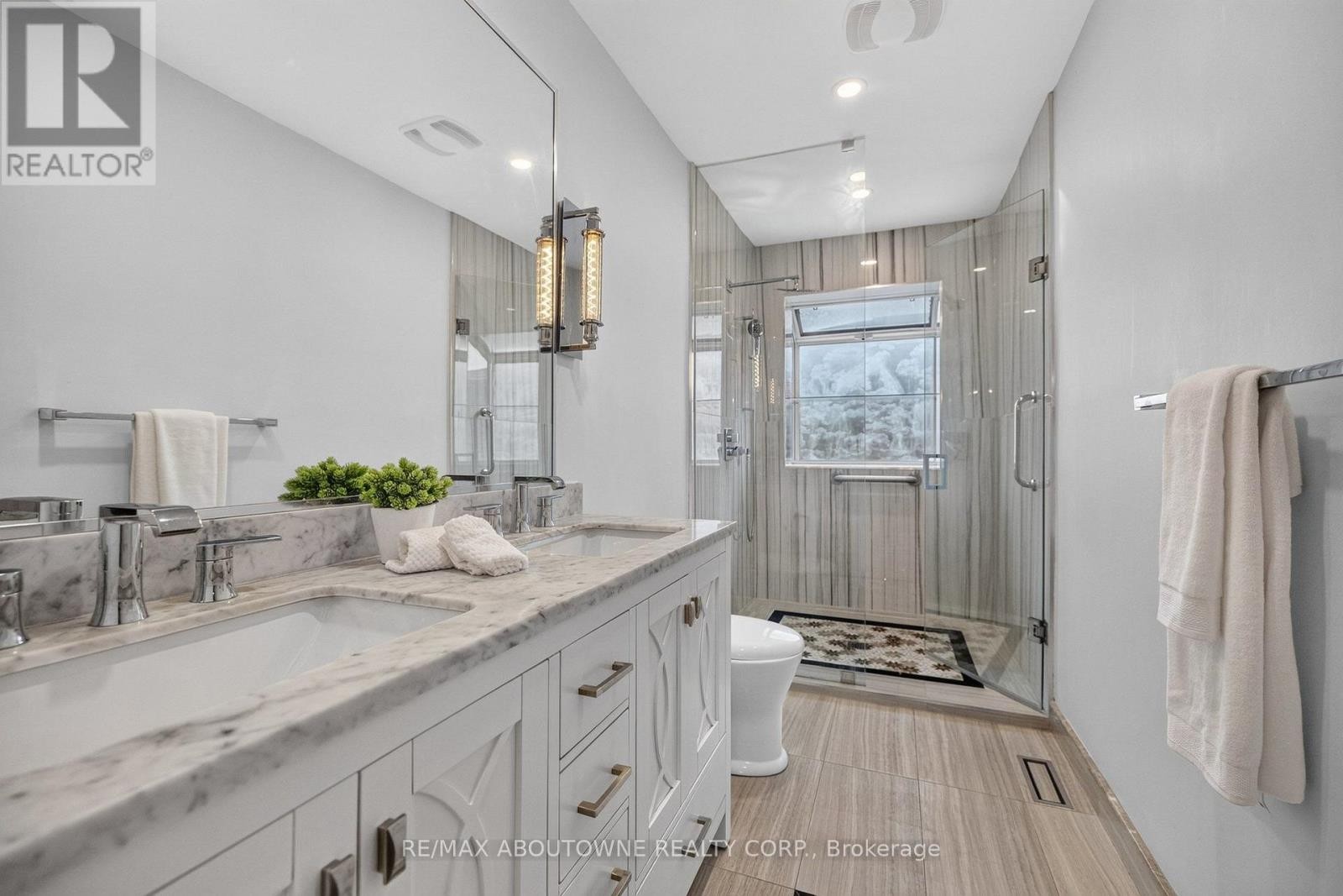 












1191 CARLO COURT

,
Mississauga (Rathwood),




Ontario
L4W3N6


