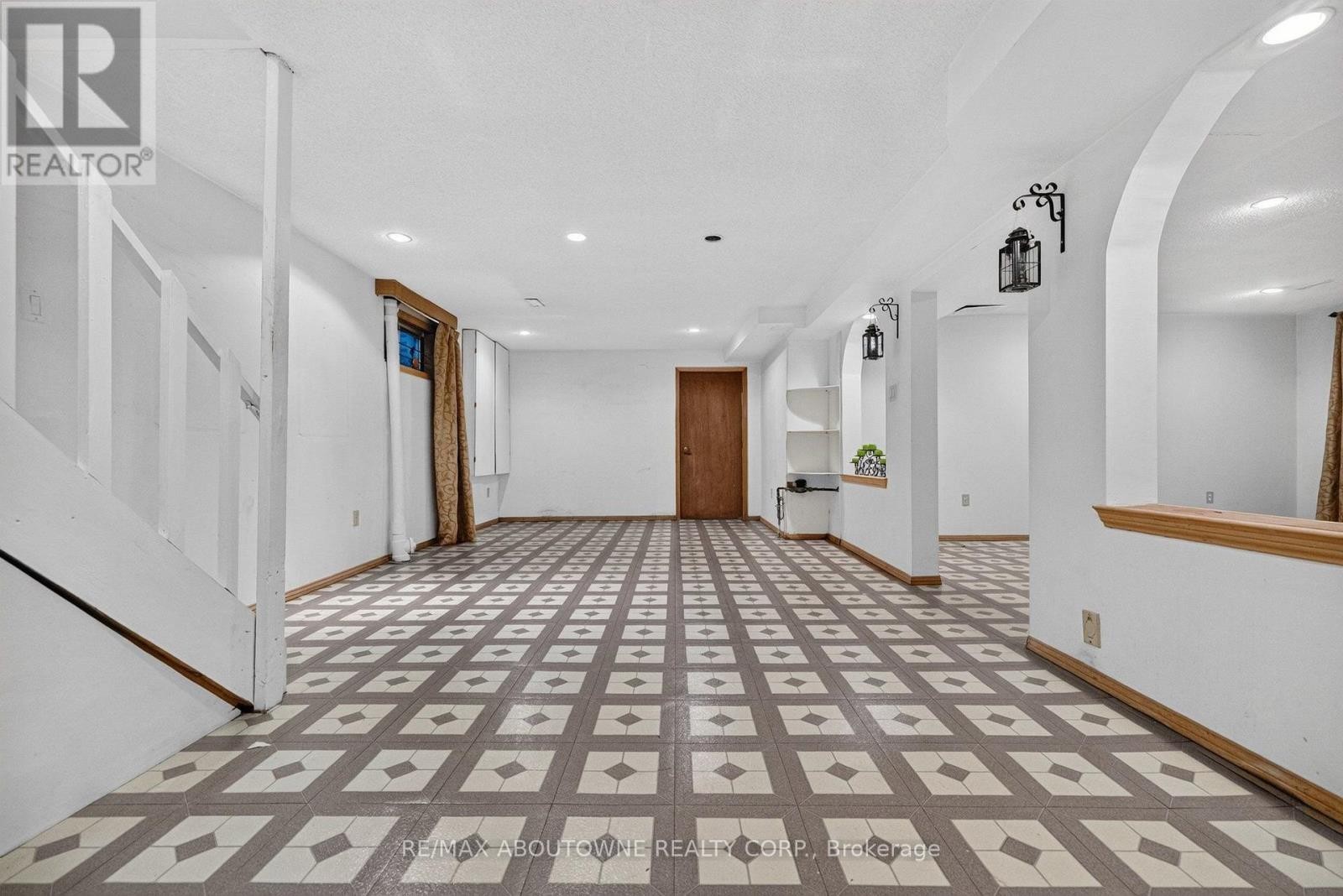 












1191 CARLO COURT

,
Mississauga (Rathwood),




Ontario
L4W3N6

