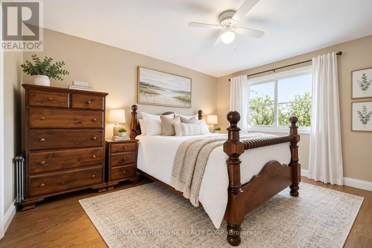 












2033 SAXON ROAD

,
Oakville (WO West),




Ontario
L6L2V1

