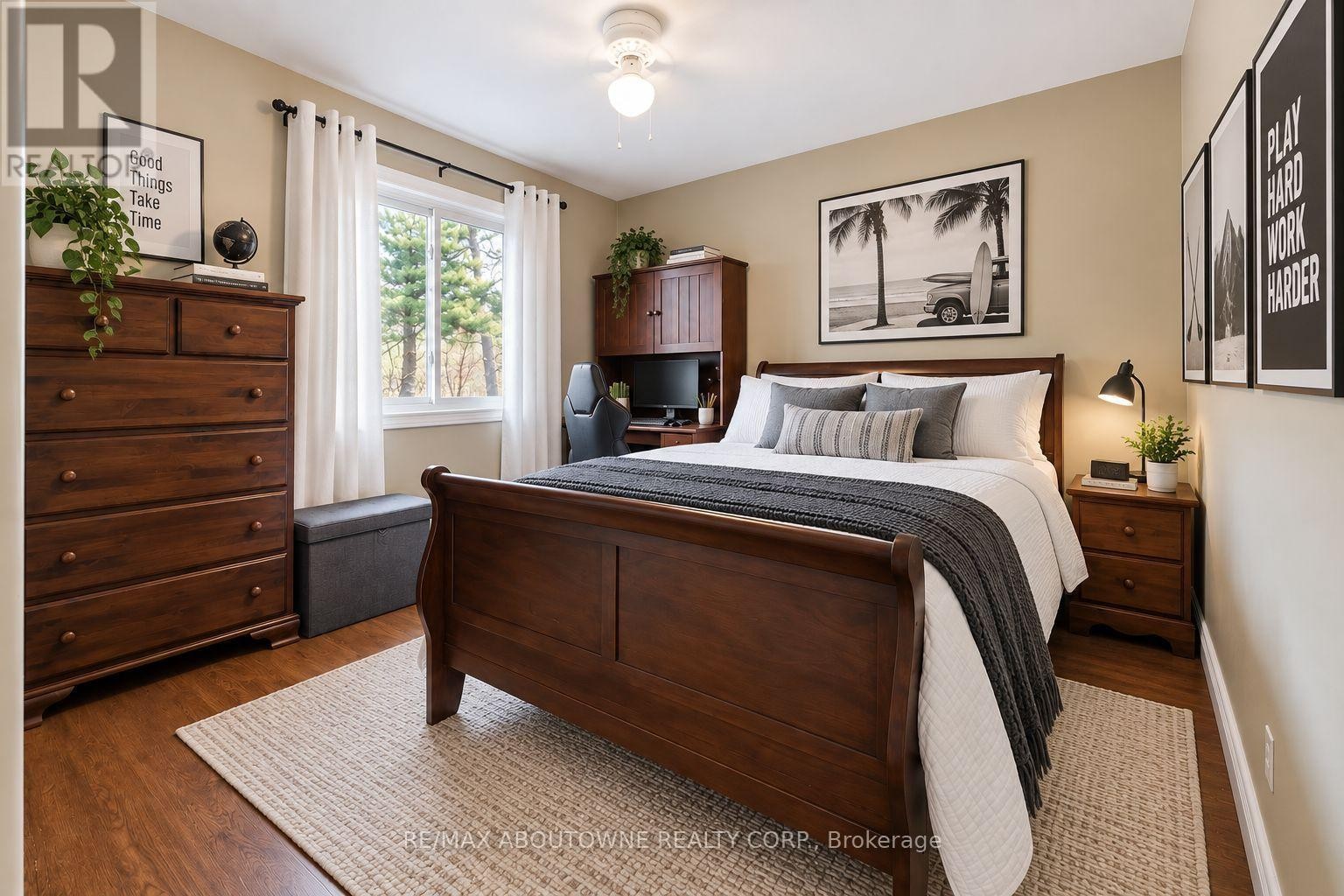 












2033 SAXON ROAD

,
Oakville (WO West),




Ontario
L6L2V1

