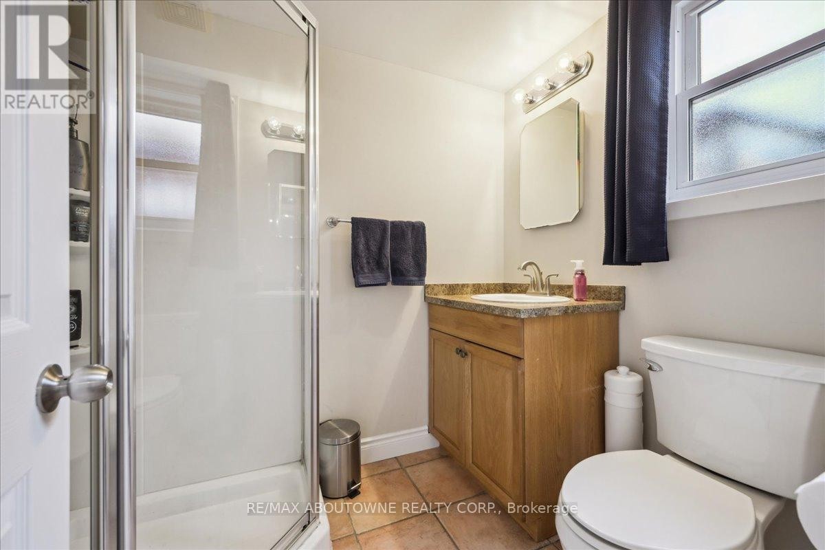 












2033 SAXON ROAD

,
Oakville (WO West),




Ontario
L6L2V1

