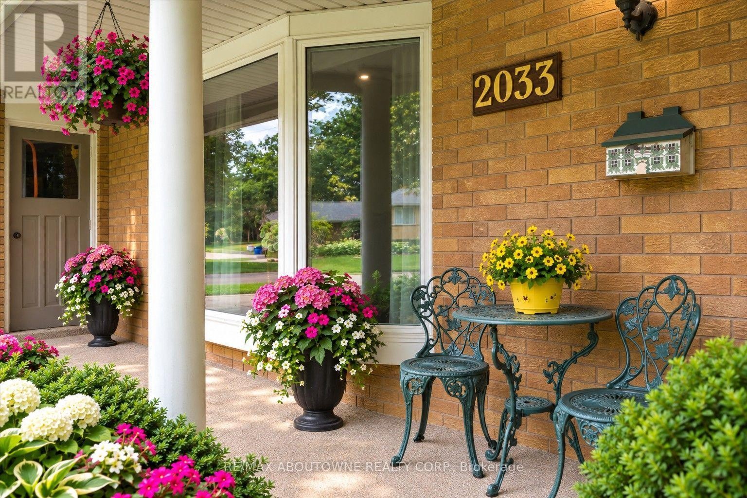 












2033 SAXON ROAD

,
Oakville (WO West),




Ontario
L6L2V1

