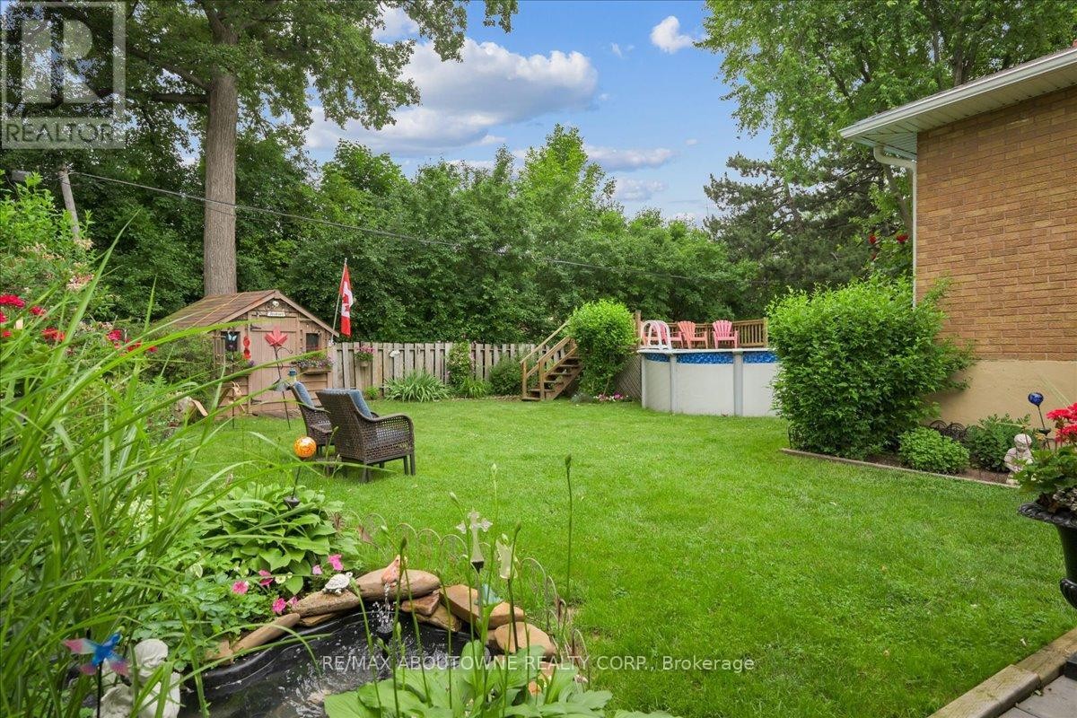 












2033 SAXON ROAD

,
Oakville (WO West),




Ontario
L6L2V1

