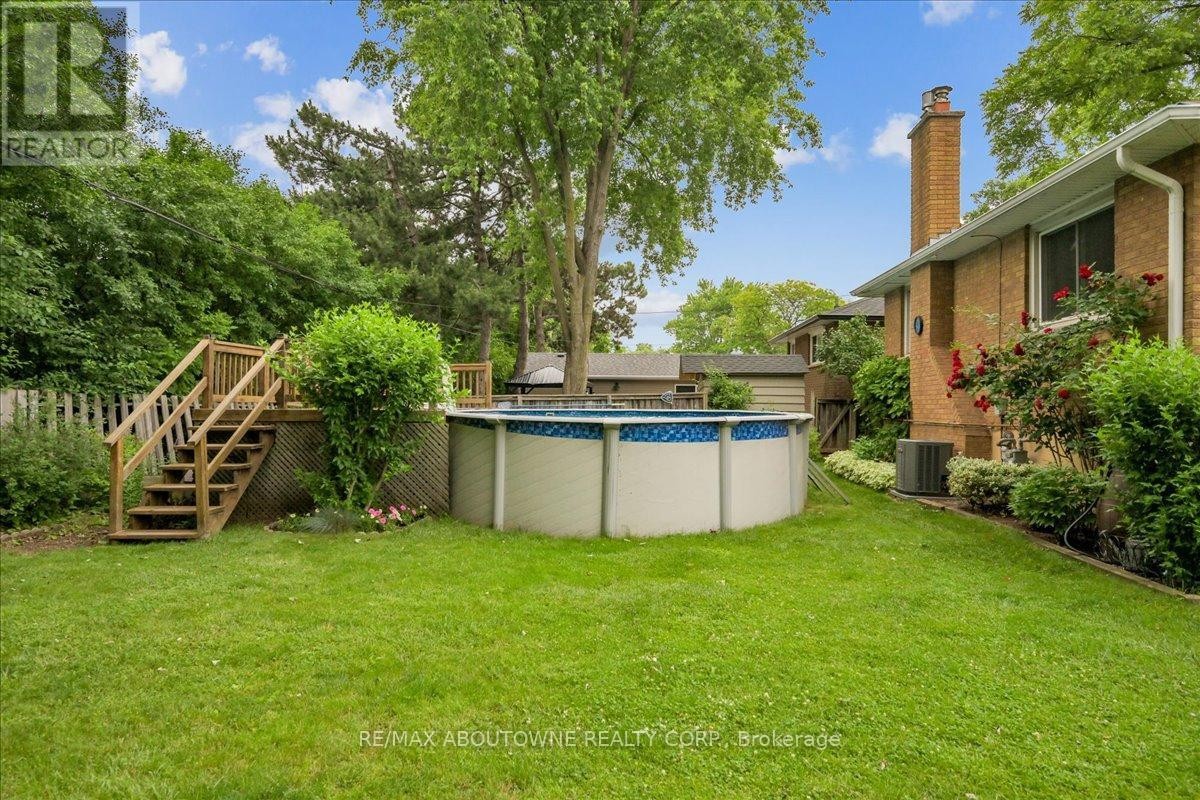 












2033 SAXON ROAD

,
Oakville (WO West),




Ontario
L6L2V1

