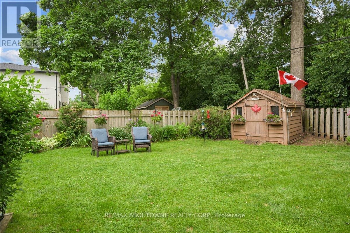 












2033 SAXON ROAD

,
Oakville (WO West),




Ontario
L6L2V1

