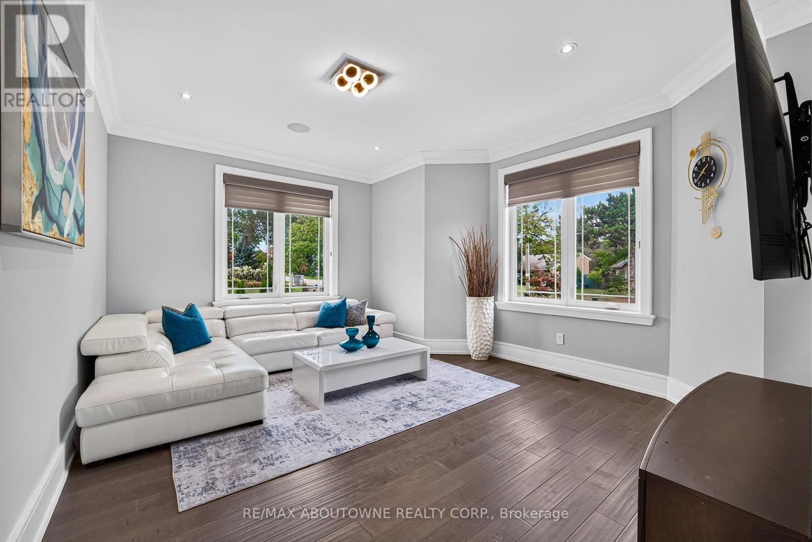 












408 SEABOURNE DRIVE

,
Oakville (WO West),




Ontario
L6L4G1

