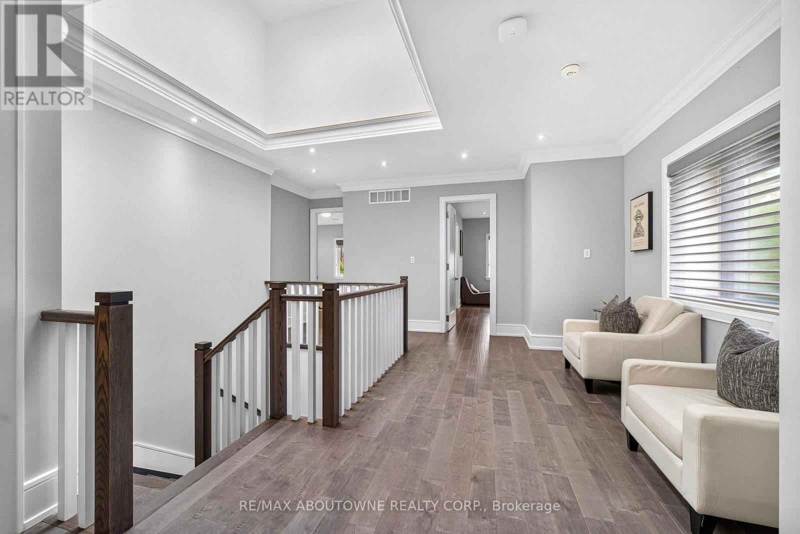 












408 SEABOURNE DRIVE

,
Oakville (WO West),




Ontario
L6L4G1

