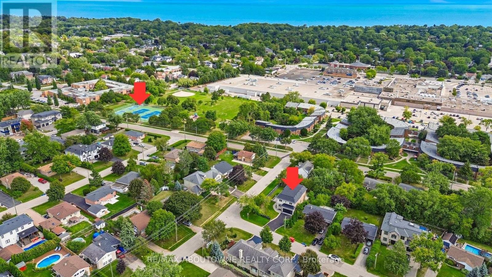 












408 SEABOURNE DRIVE

,
Oakville (WO West),




Ontario
L6L4G1

