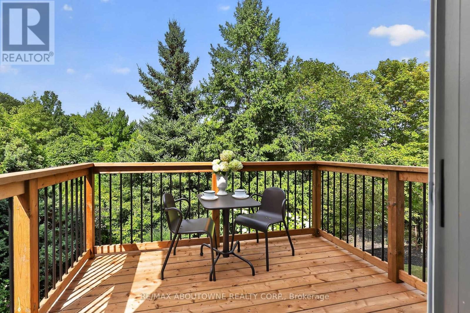 












2269 WHITWORTH DRIVE

,
Oakville (BC Bronte Creek),




Ontario
L6M0B5

