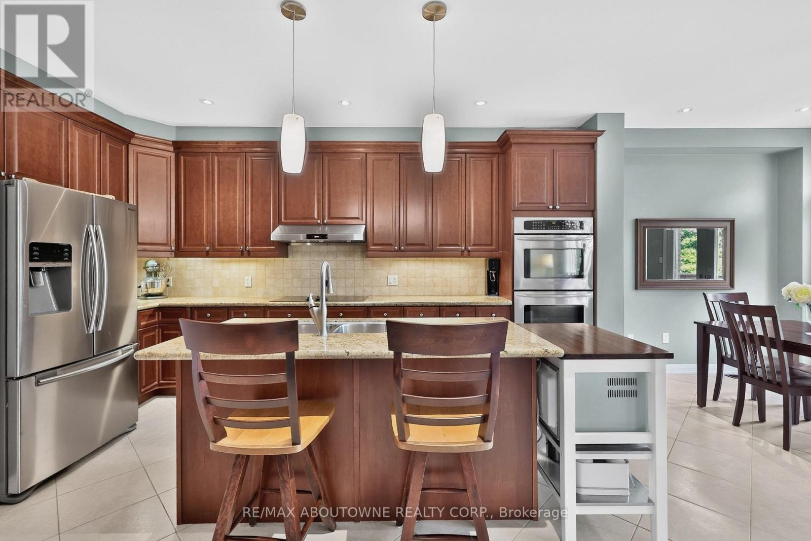 












2269 WHITWORTH DRIVE

,
Oakville (BC Bronte Creek),




Ontario
L6M0B5

