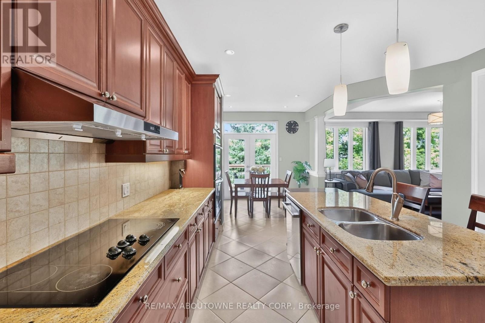 












2269 WHITWORTH DRIVE

,
Oakville (BC Bronte Creek),




Ontario
L6M0B5

