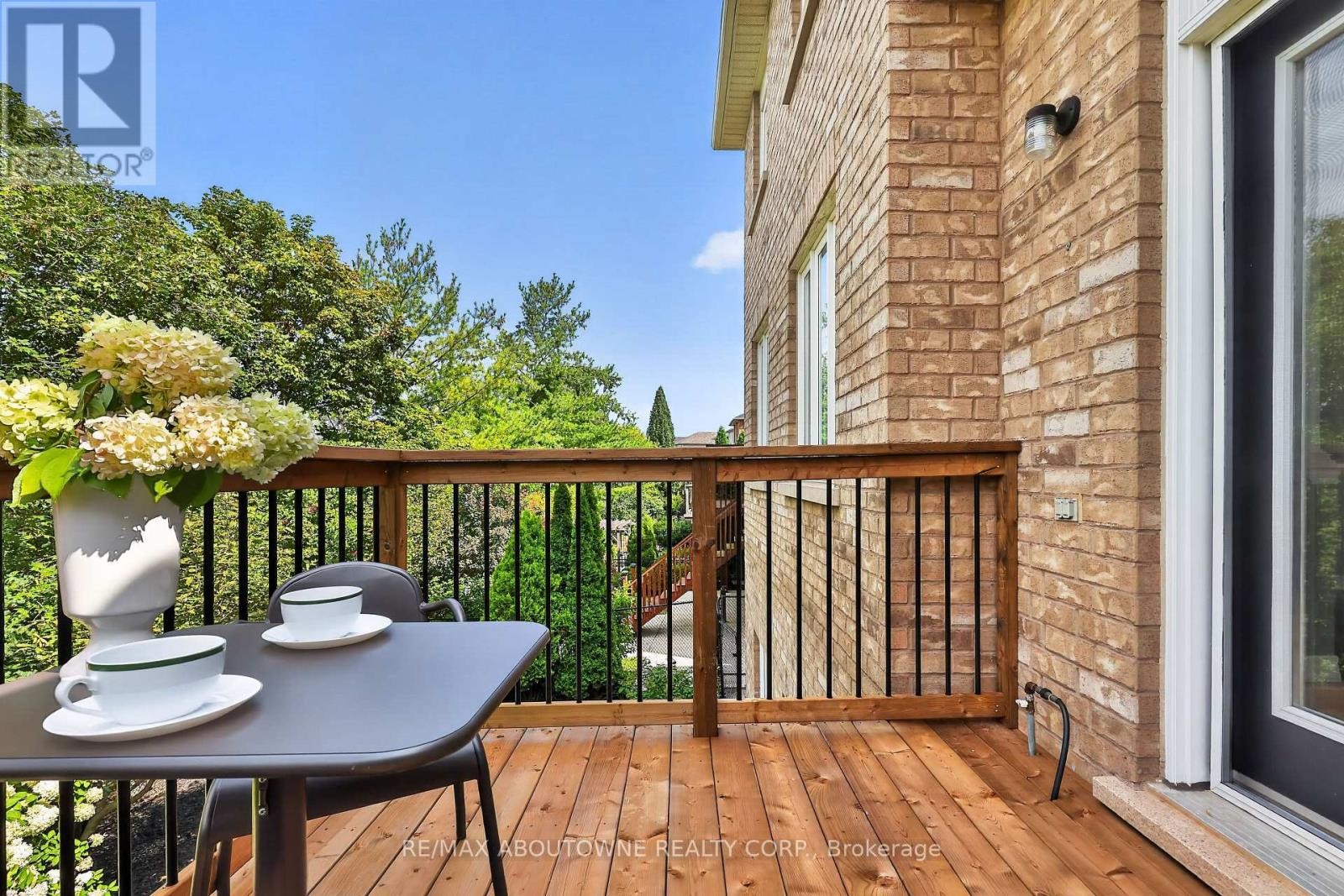 












2269 WHITWORTH DRIVE

,
Oakville (BC Bronte Creek),




Ontario
L6M0B5


