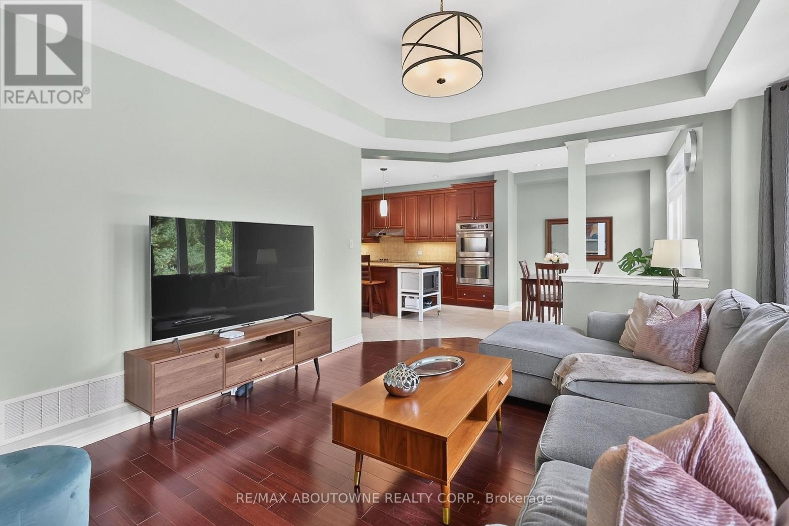 












2269 WHITWORTH DRIVE

,
Oakville (BC Bronte Creek),




Ontario
L6M0B5

