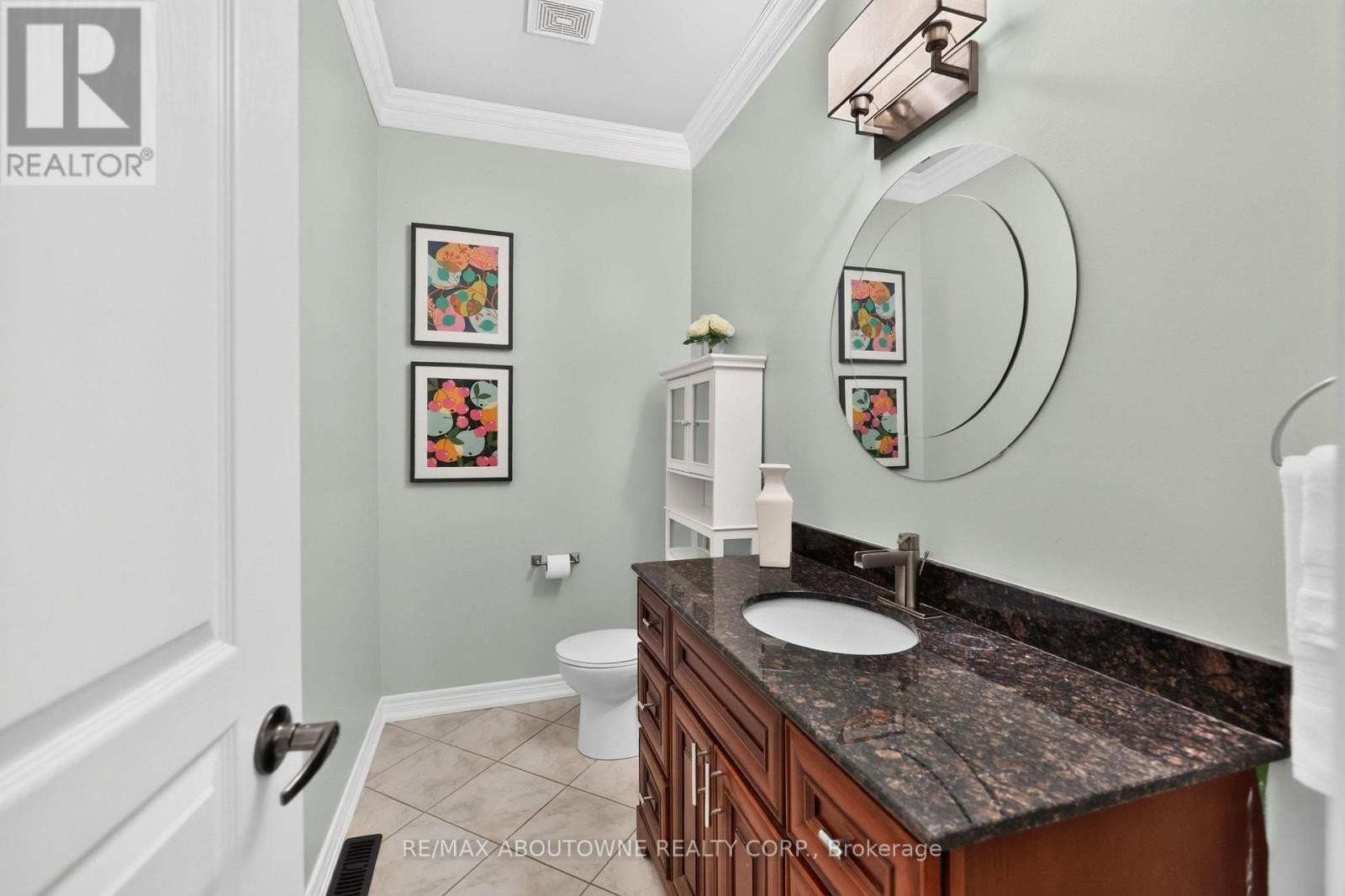 












2269 WHITWORTH DRIVE

,
Oakville (BC Bronte Creek),




Ontario
L6M0B5

