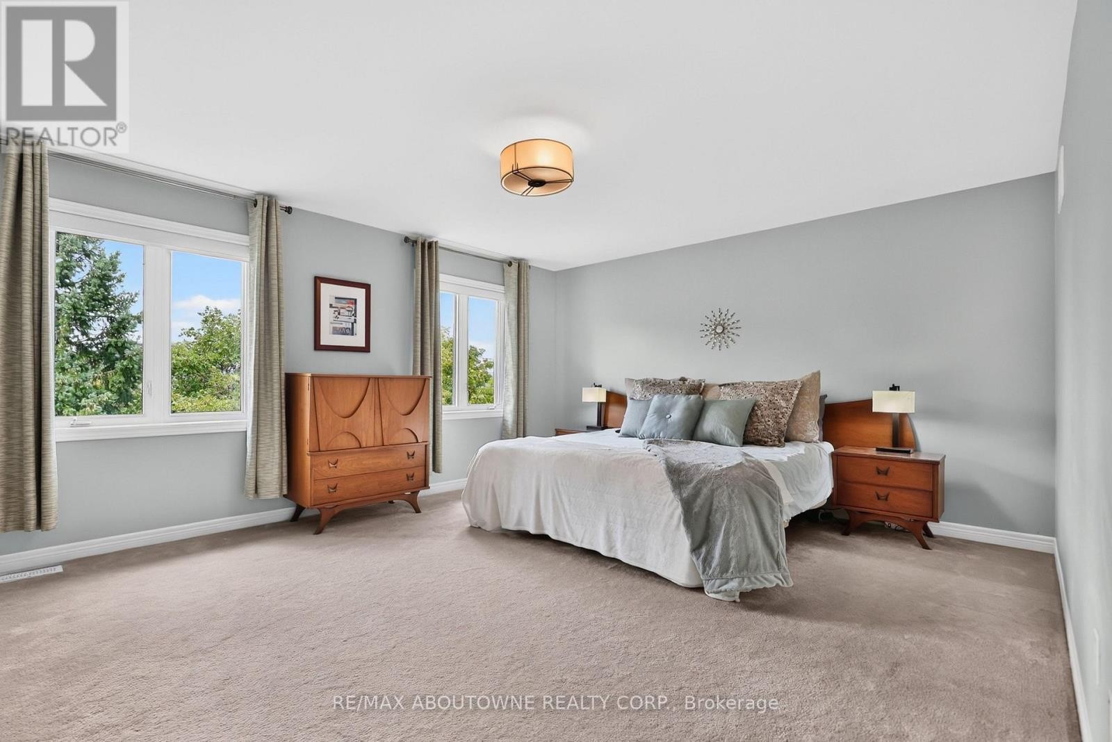 












2269 WHITWORTH DRIVE

,
Oakville (BC Bronte Creek),




Ontario
L6M0B5

