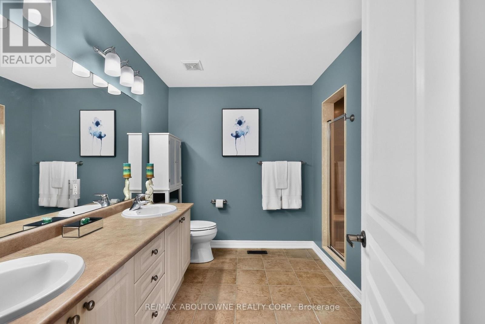 












2269 WHITWORTH DRIVE

,
Oakville (BC Bronte Creek),




Ontario
L6M0B5

