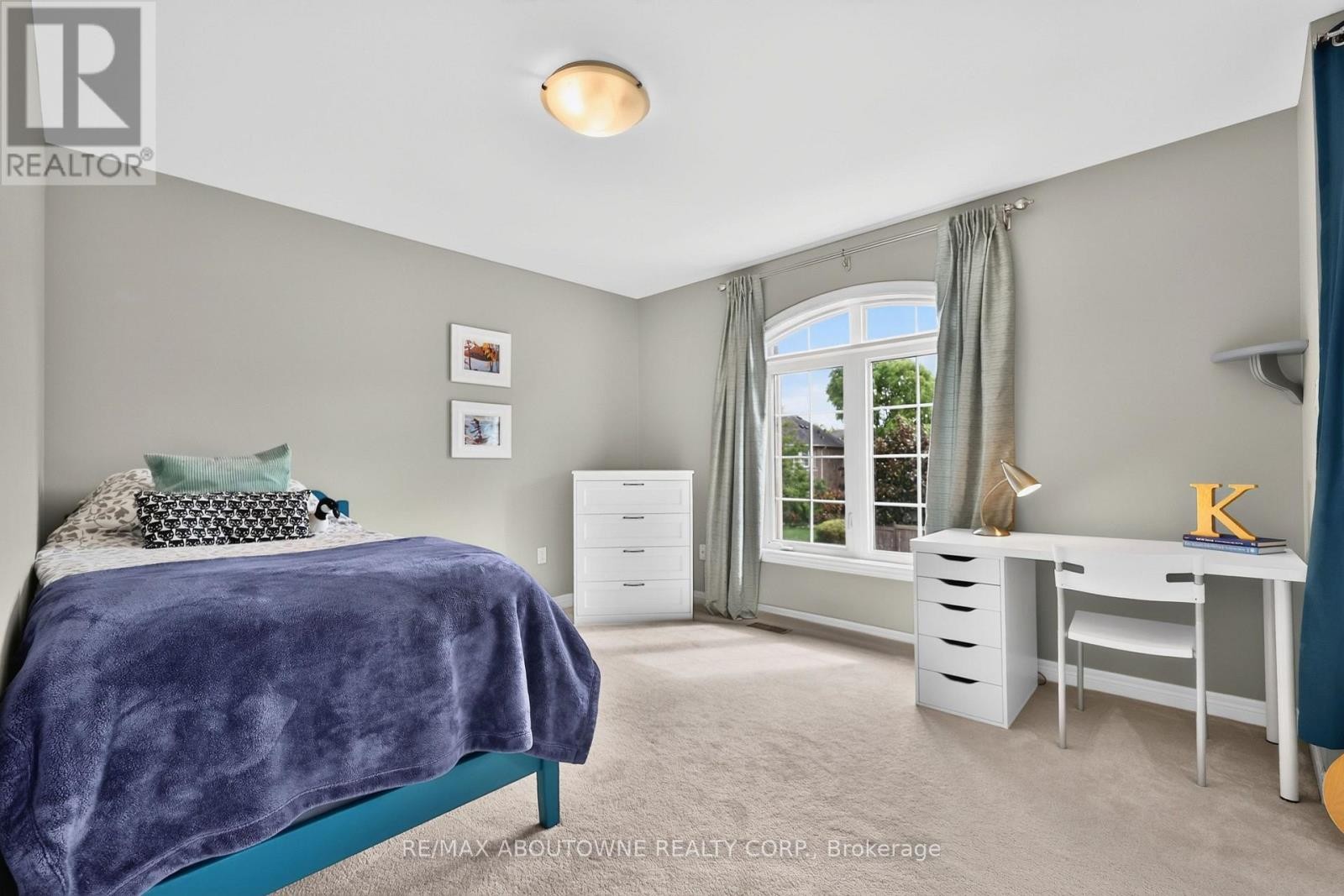 












2269 WHITWORTH DRIVE

,
Oakville (BC Bronte Creek),




Ontario
L6M0B5

