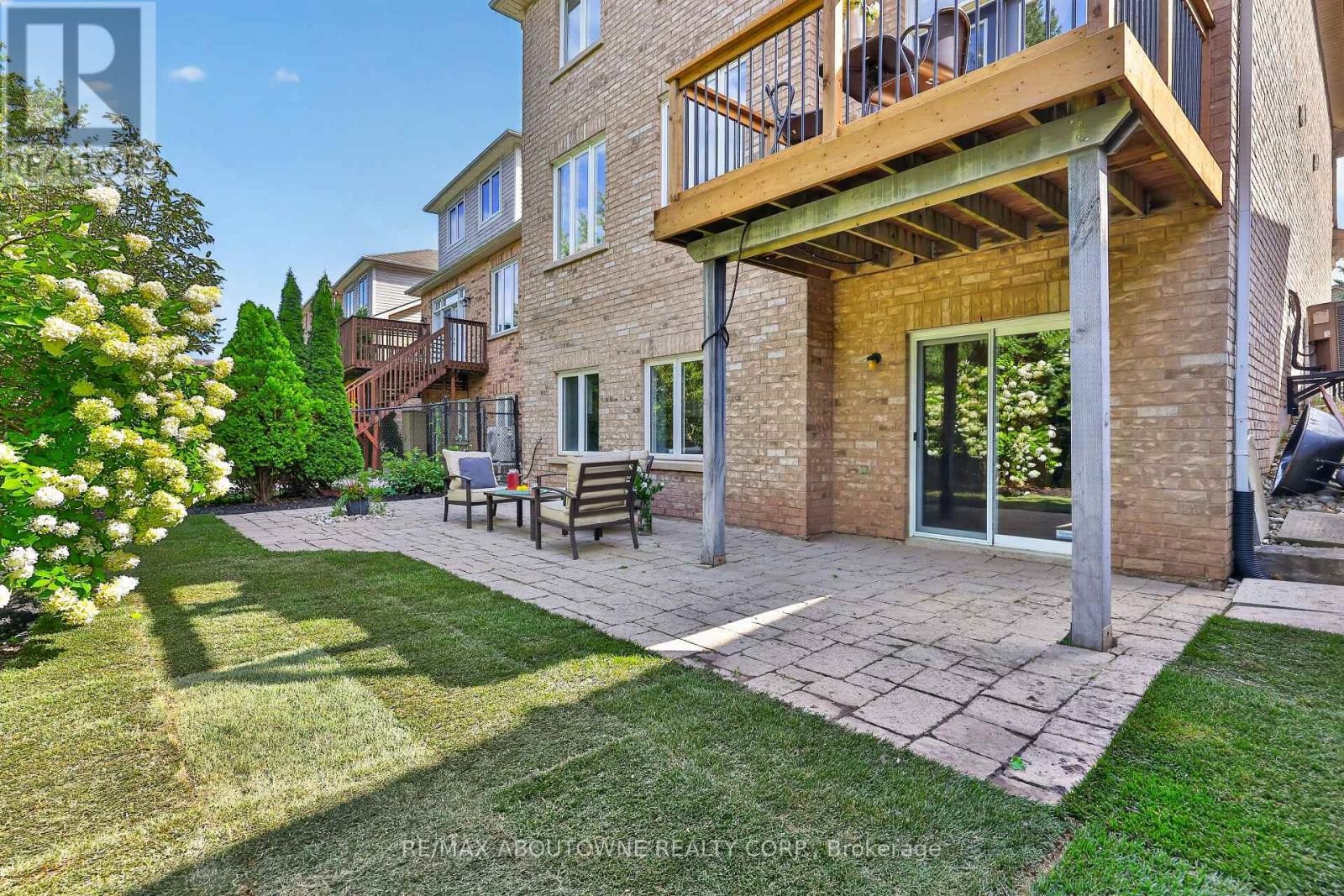 












2269 WHITWORTH DRIVE

,
Oakville (BC Bronte Creek),




Ontario
L6M0B5

