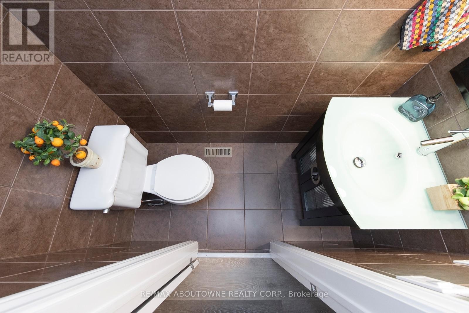 












1198 POTTERS WHEEL CRESCENT

,
Oakville (GA Glen Abbey),




Ontario
L6M1J2

