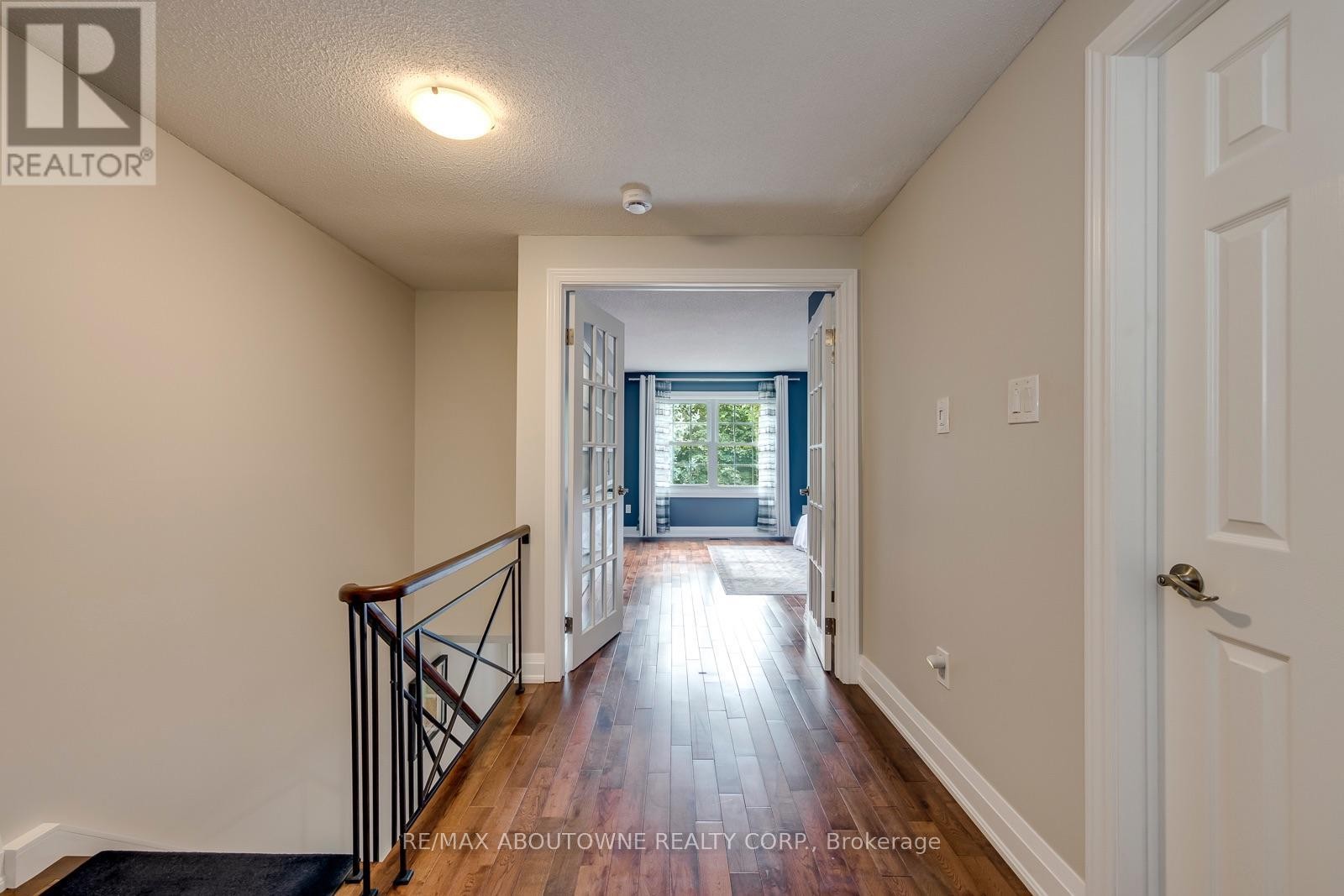 












1198 POTTERS WHEEL CRESCENT

,
Oakville (GA Glen Abbey),




Ontario
L6M1J2

