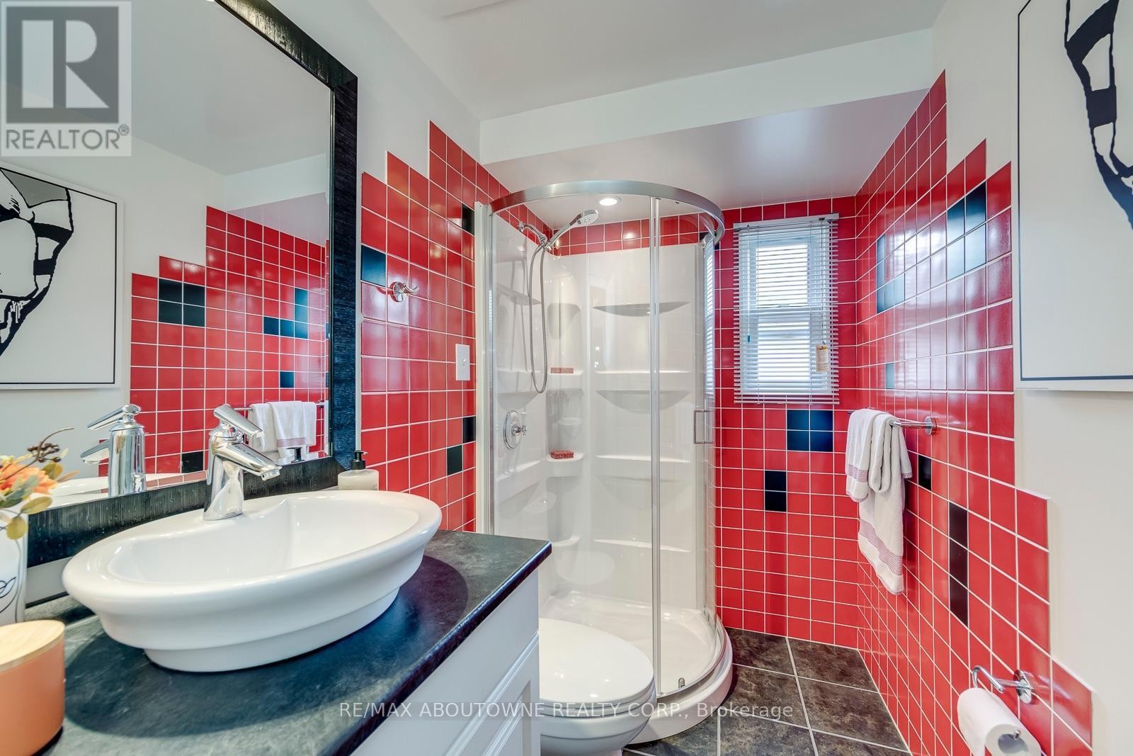 












1198 POTTERS WHEEL CRESCENT

,
Oakville (GA Glen Abbey),




Ontario
L6M1J2

