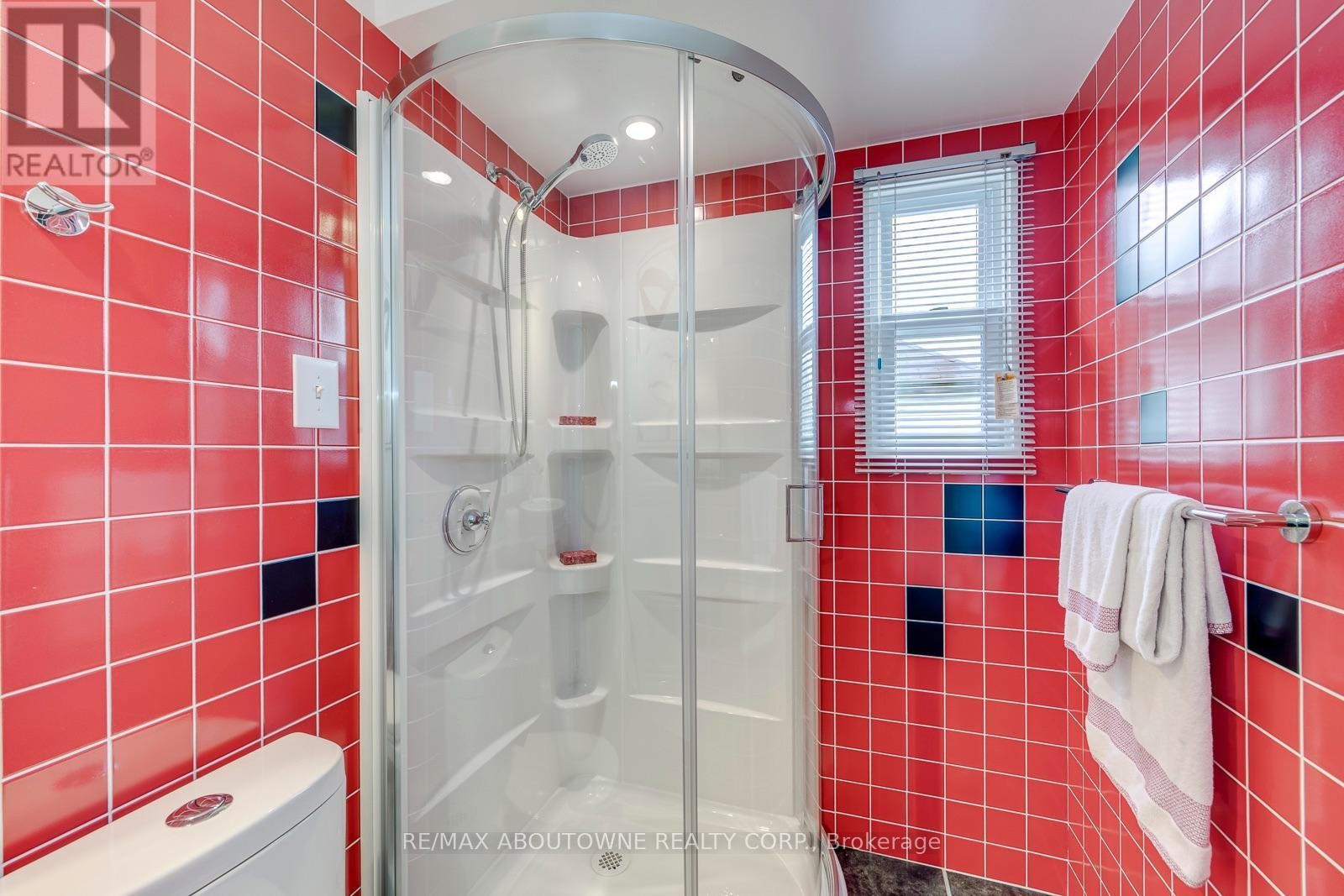 












1198 POTTERS WHEEL CRESCENT

,
Oakville (GA Glen Abbey),




Ontario
L6M1J2

