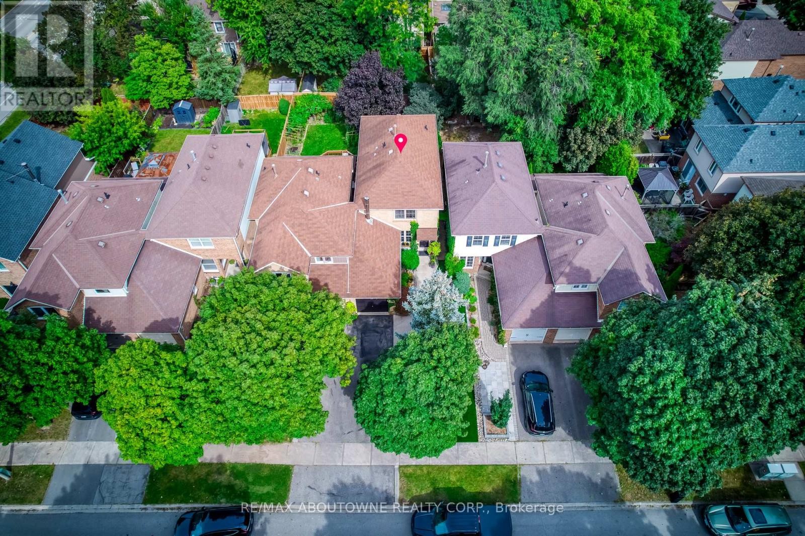 












1198 POTTERS WHEEL CRESCENT

,
Oakville (GA Glen Abbey),




Ontario
L6M1J2

