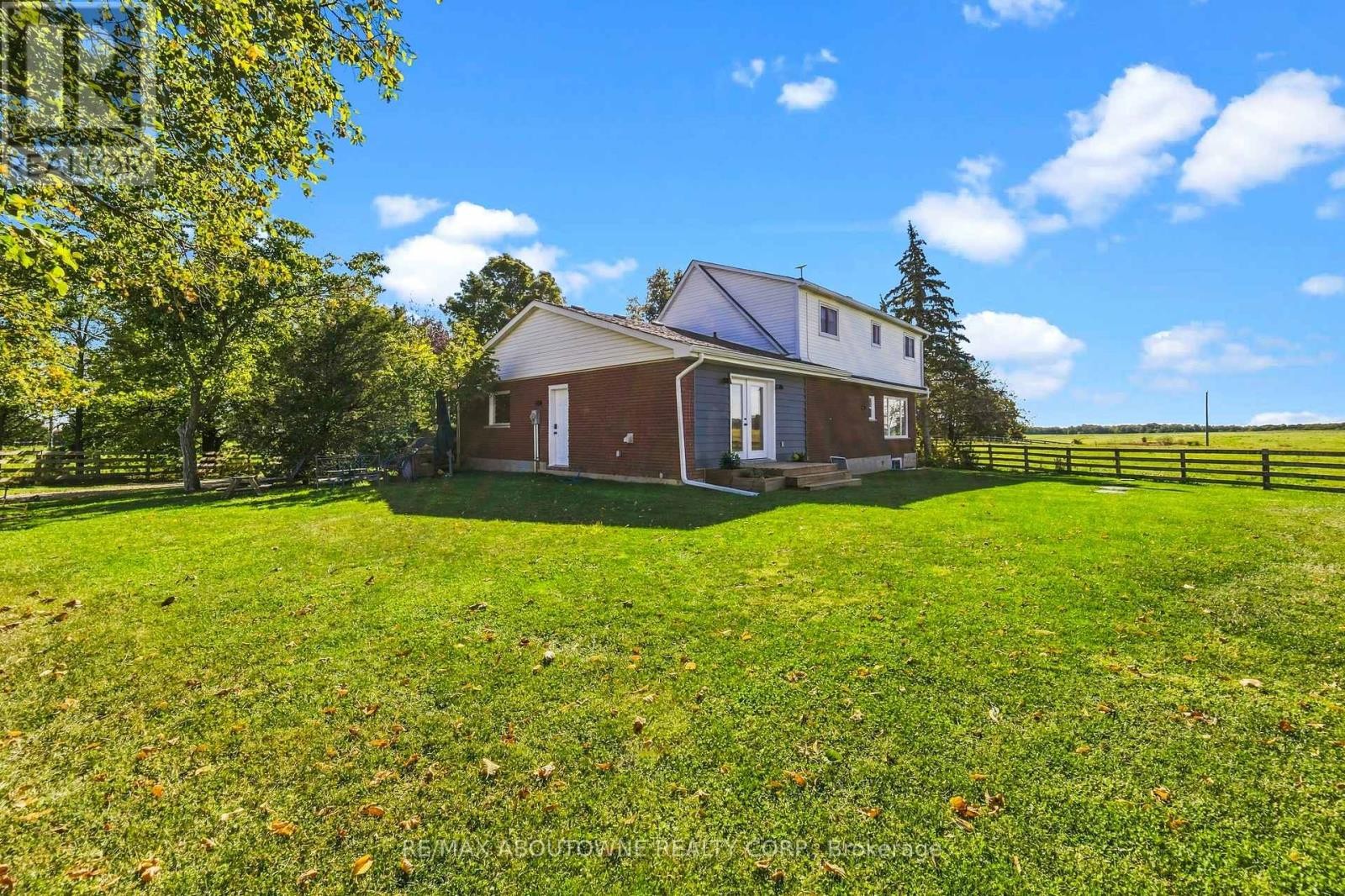 












5367 2 SIDE ROAD

,
Milton,




Ontario
L9T2Y1


