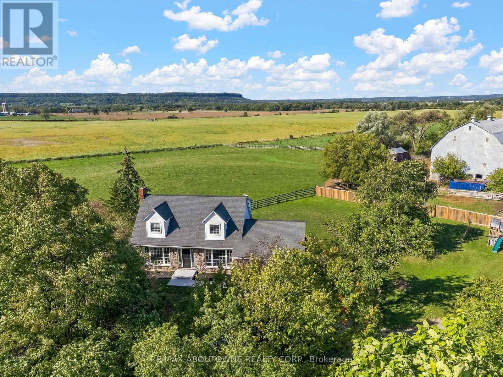 












5367 2 SIDE ROAD

,
Milton,




Ontario
L9T2Y1

