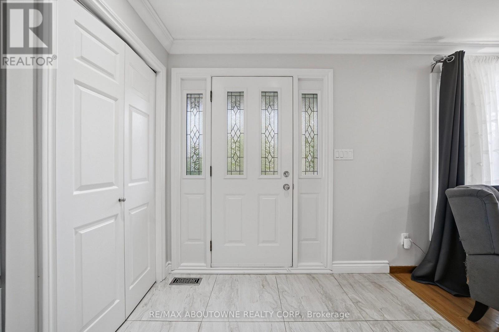 












6346 NEUCHATEL ROAD

,
Mississauga (Meadowvale),




Ontario
L5N2J8


