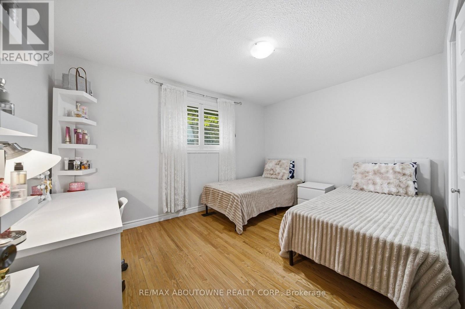 












6346 NEUCHATEL ROAD

,
Mississauga (Meadowvale),




Ontario
L5N2J8

