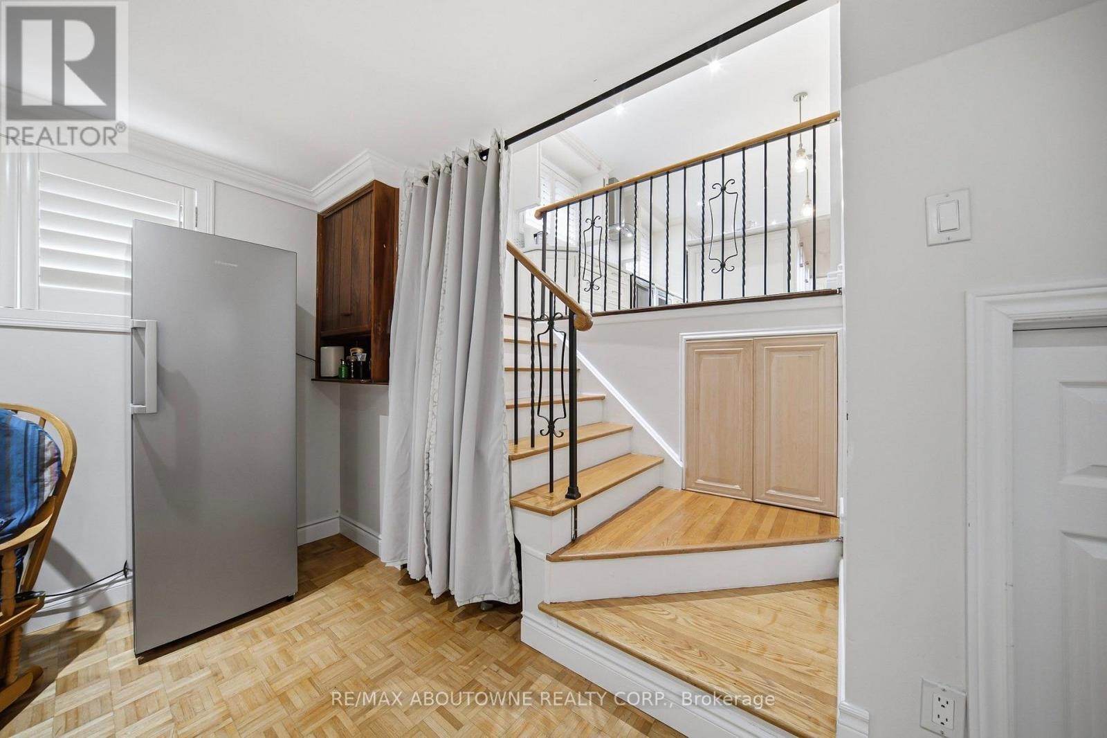 












6346 NEUCHATEL ROAD

,
Mississauga (Meadowvale),




Ontario
L5N2J8

