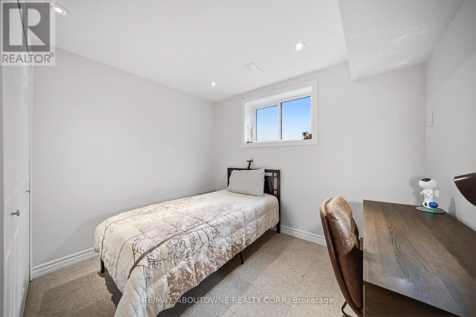 












6346 NEUCHATEL ROAD

,
Mississauga (Meadowvale),




Ontario
L5N2J8

