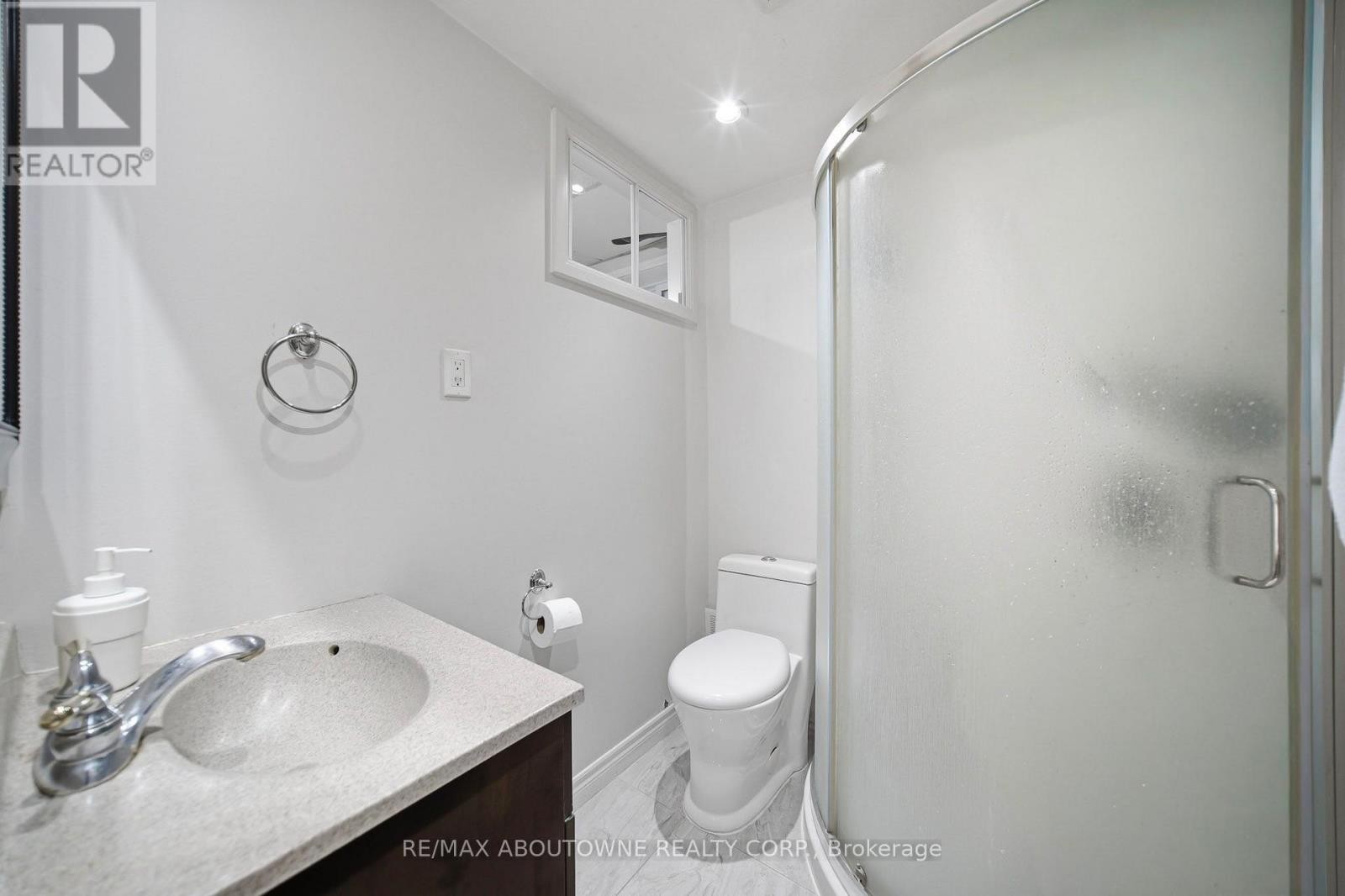 












6346 NEUCHATEL ROAD

,
Mississauga (Meadowvale),




Ontario
L5N2J8

