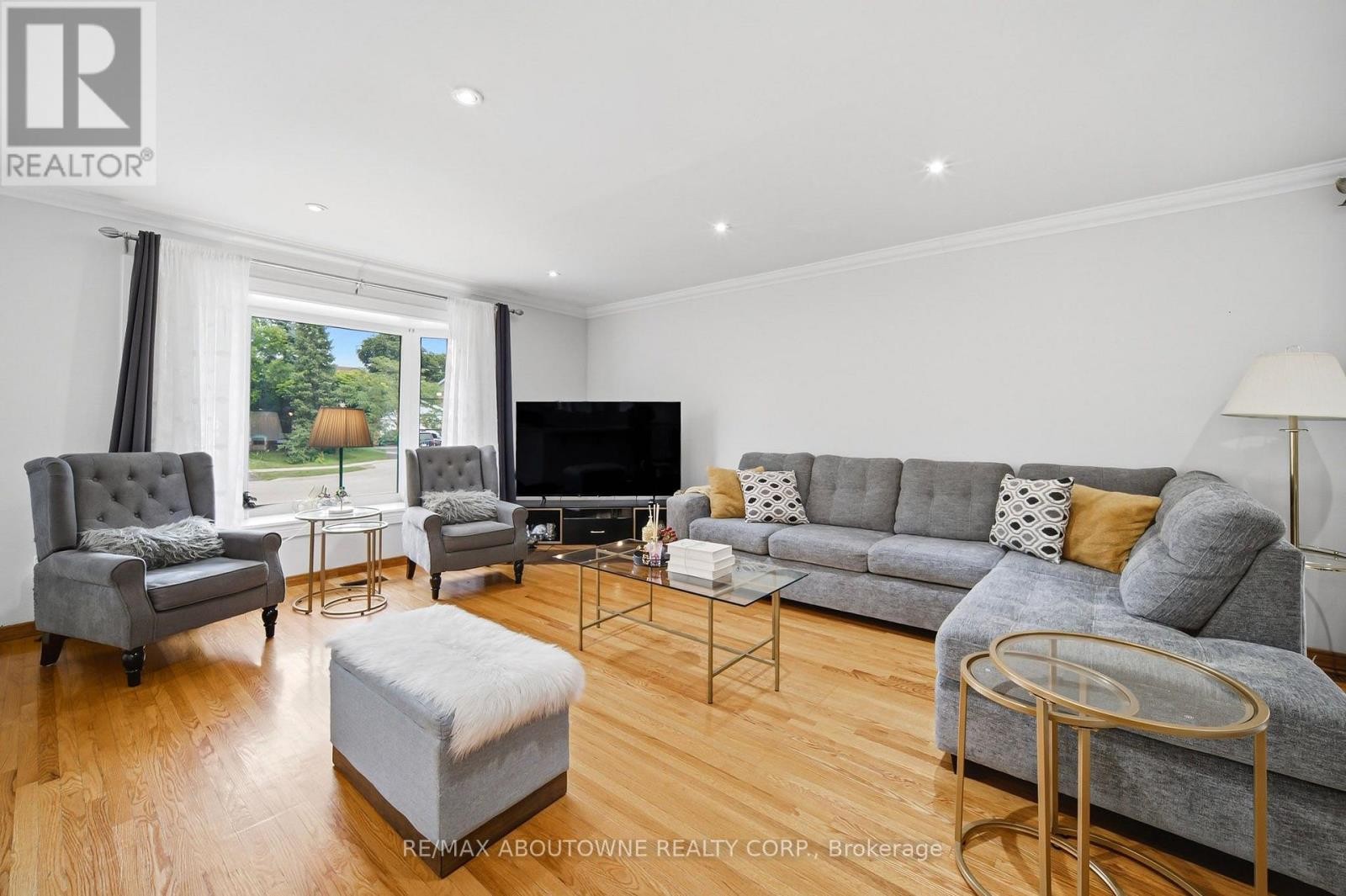 












6346 NEUCHATEL ROAD

,
Mississauga (Meadowvale),




Ontario
L5N2J8

