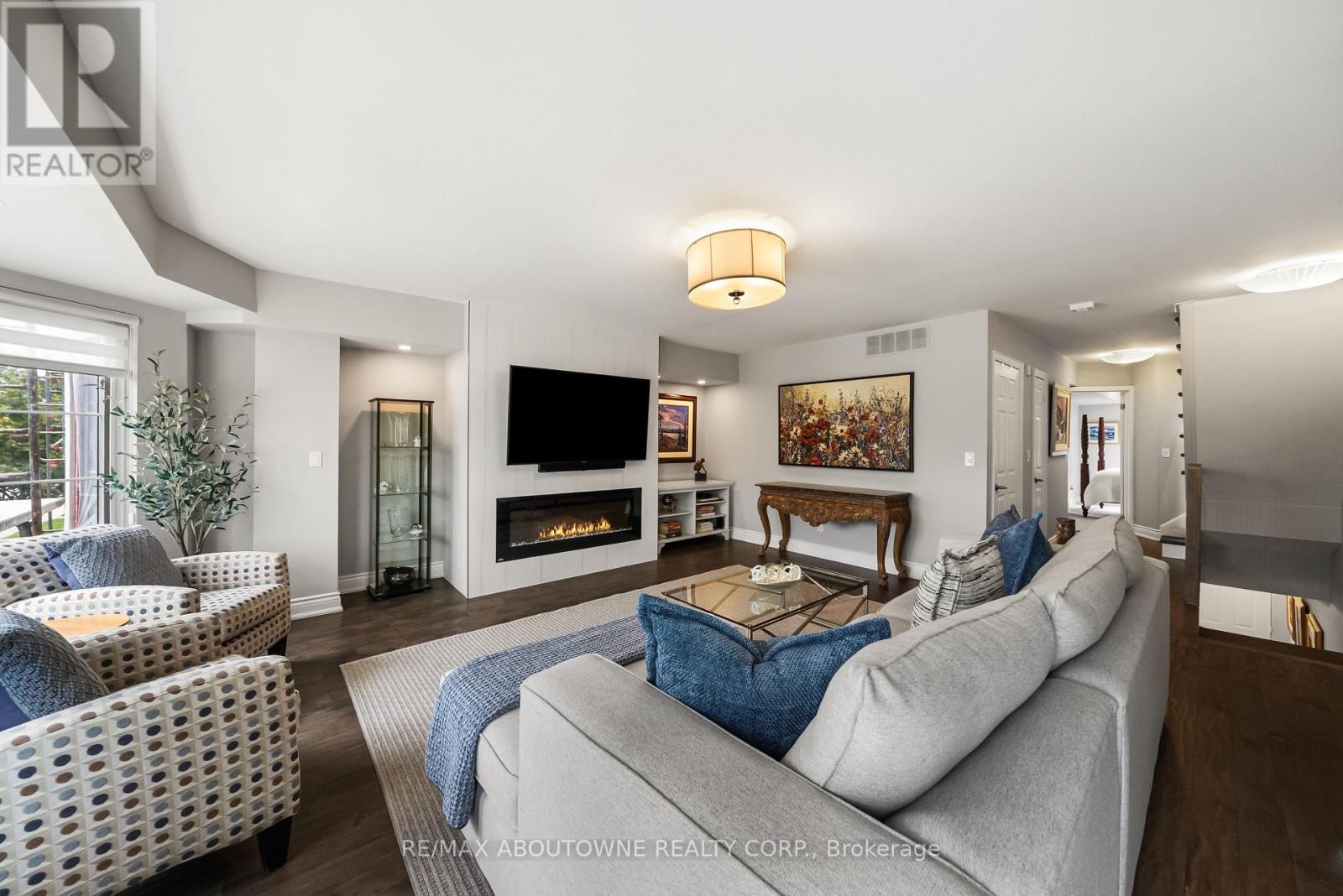 












TH9 - 442 MAPLE AVENUE

,
Burlington (Brant),




Ontario
L7S2L7

