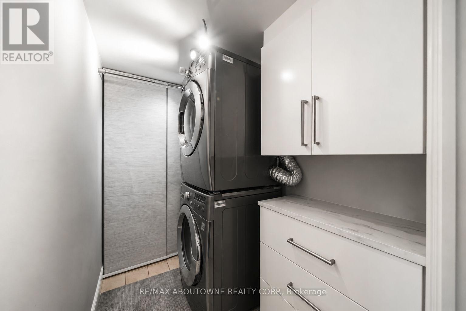 












TH9 - 442 MAPLE AVENUE

,
Burlington (Brant),




Ontario
L7S2L7

